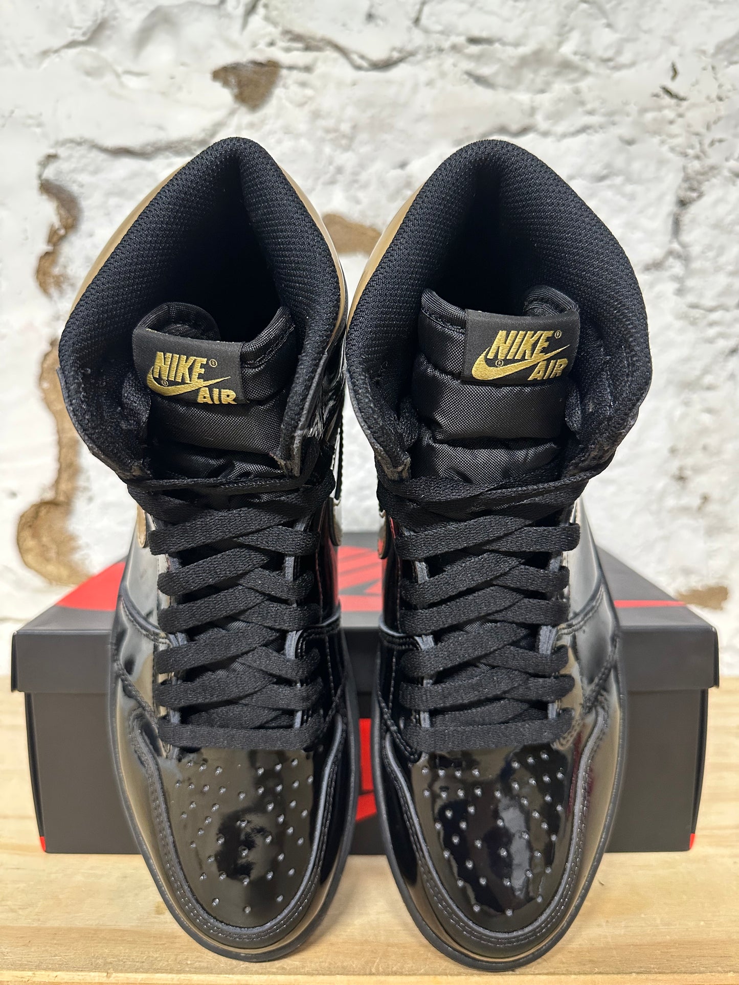 Air Jordan 1 Black Metallic Gold Sz 9.5