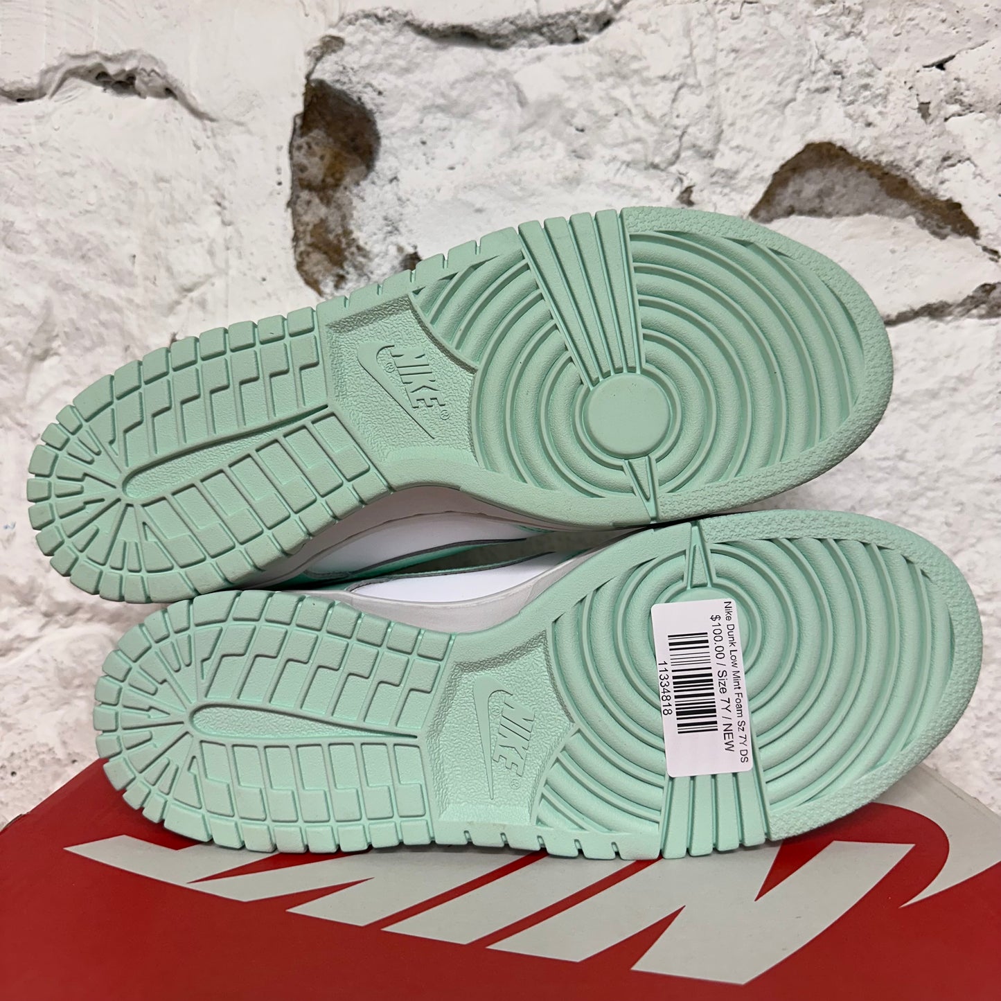 Nike Dunk Low Mint Foam Sz 7Y DS