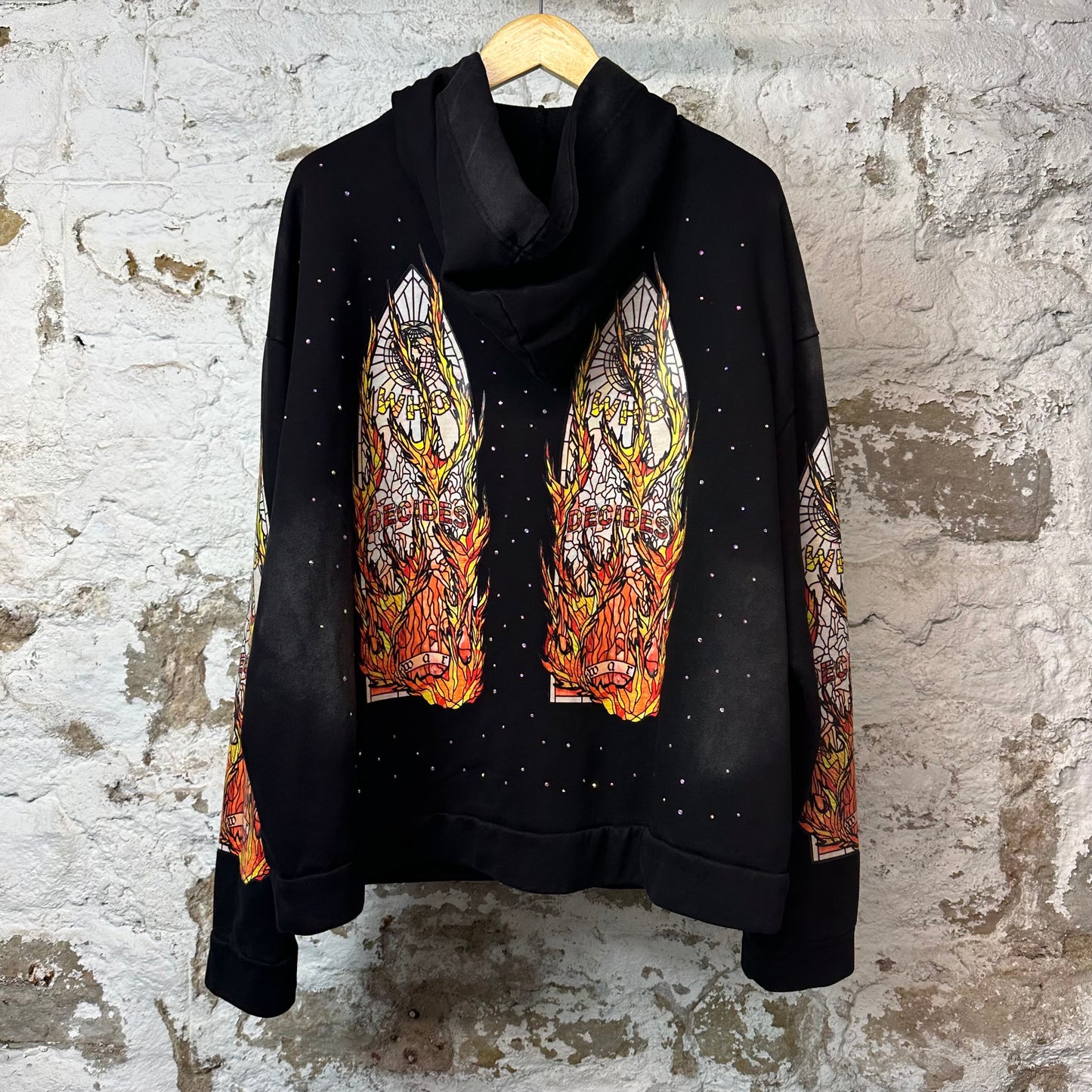 Who Decides War Stained Glas Flames Hoodie Black Sz M