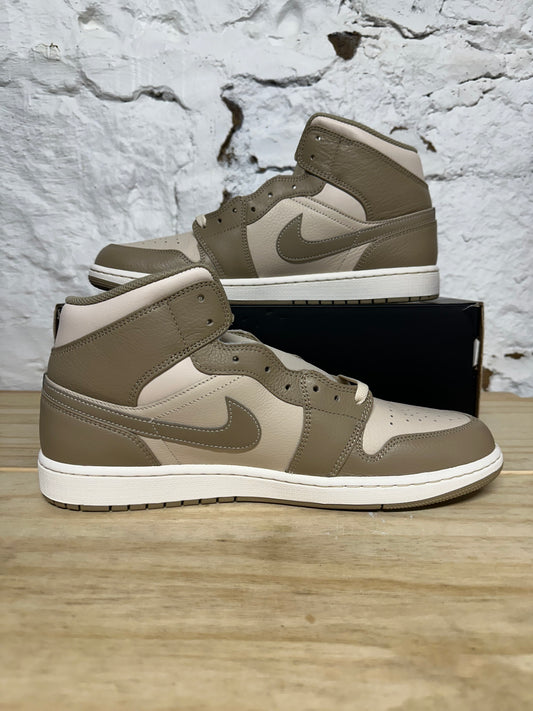 Air Jordan 1 Mid Legend Brown Sz 13 DS