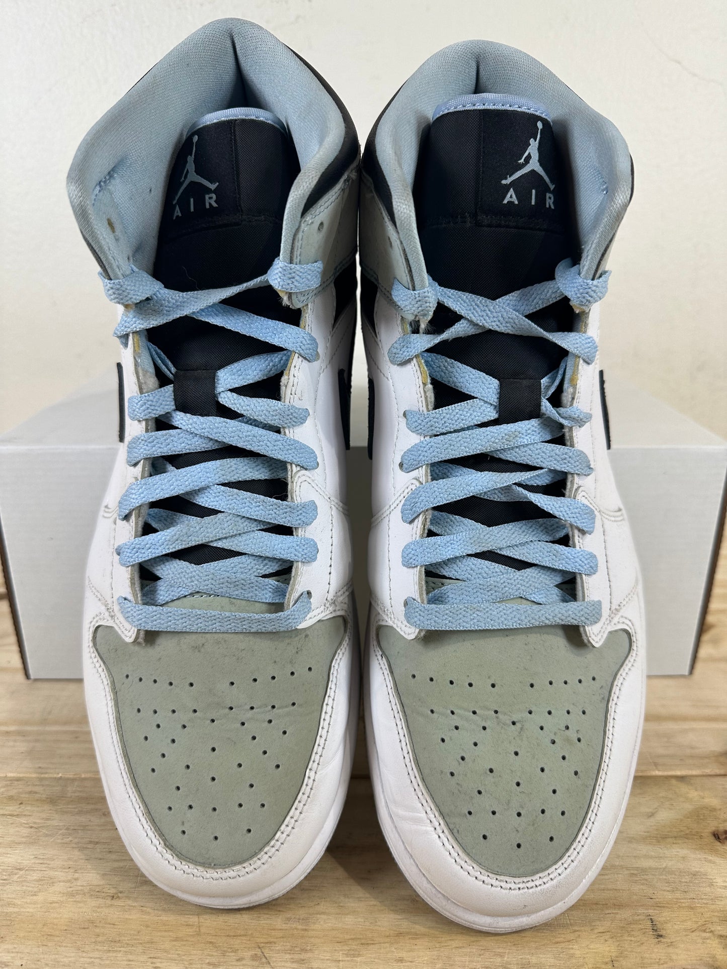 Air Jordan 1 Mid Ice Blue Sz 11