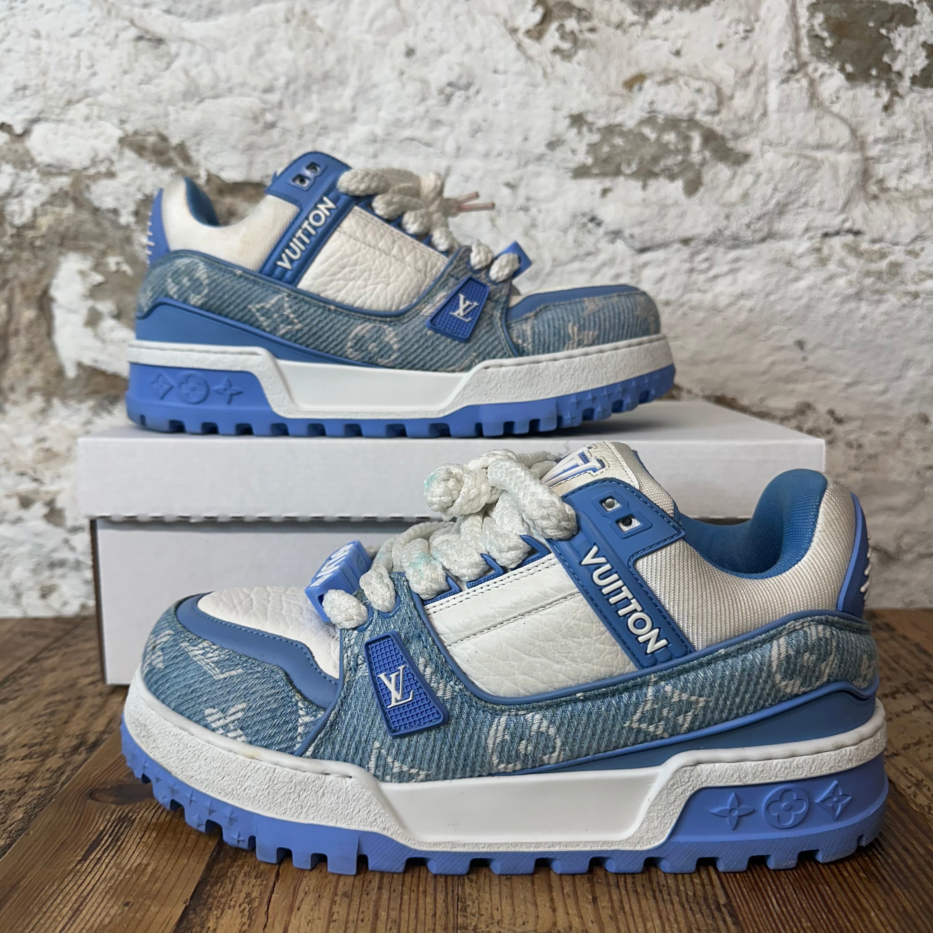 Louis Vuitton Baby Blue White Maxi Trainer Sneaker Sz 6.5 (39)