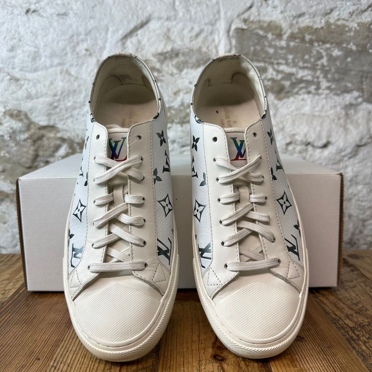 Louis Vuitton Grey Monogram White Tattoo Sneaker Sz 8.5 (7LV)