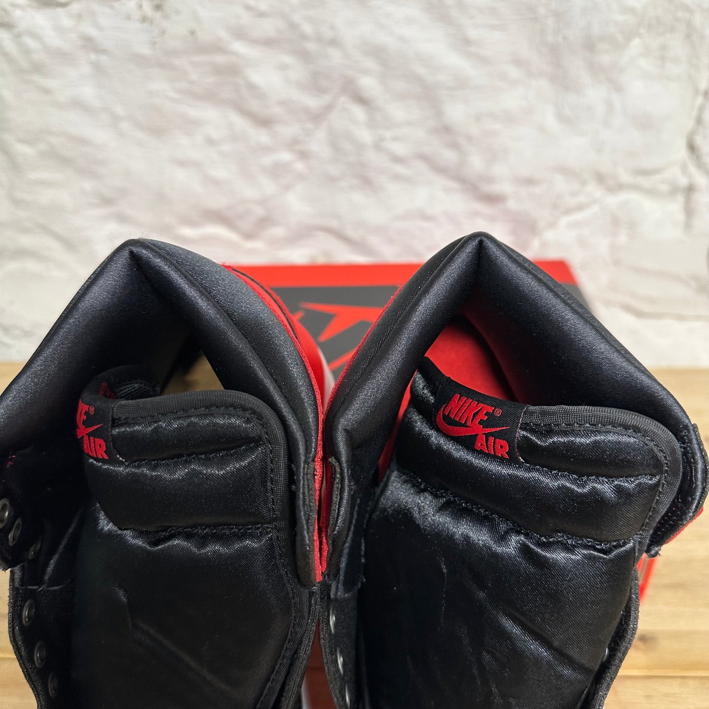 Air Jordan 1 High Satin Bred Sz 10 (11.5W) DS