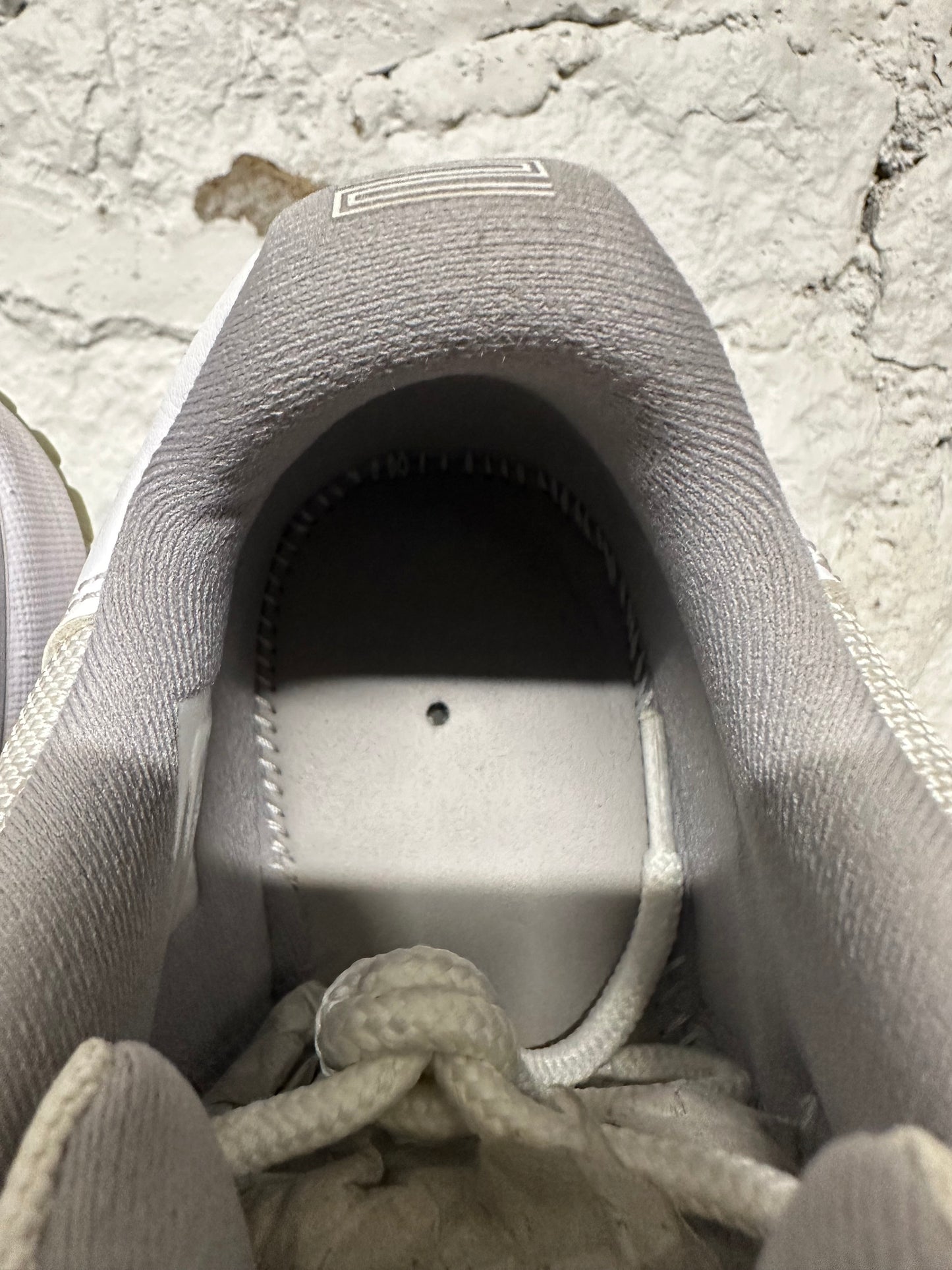 Air Jordan 11 Cement Grey Sz 9.5