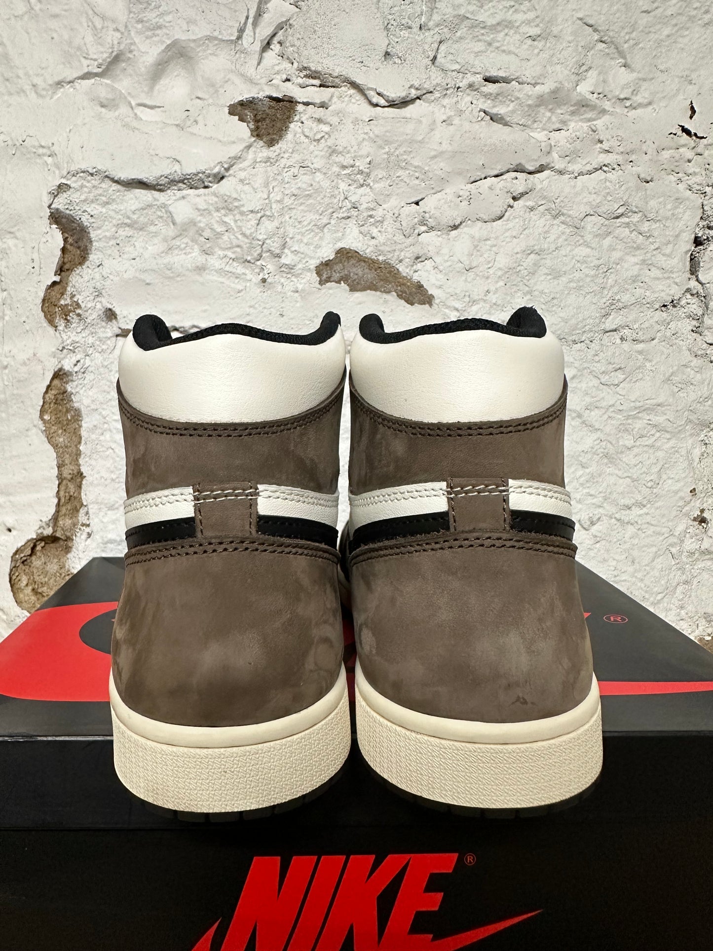 Air Jordan 1 High Mocha Sz 11