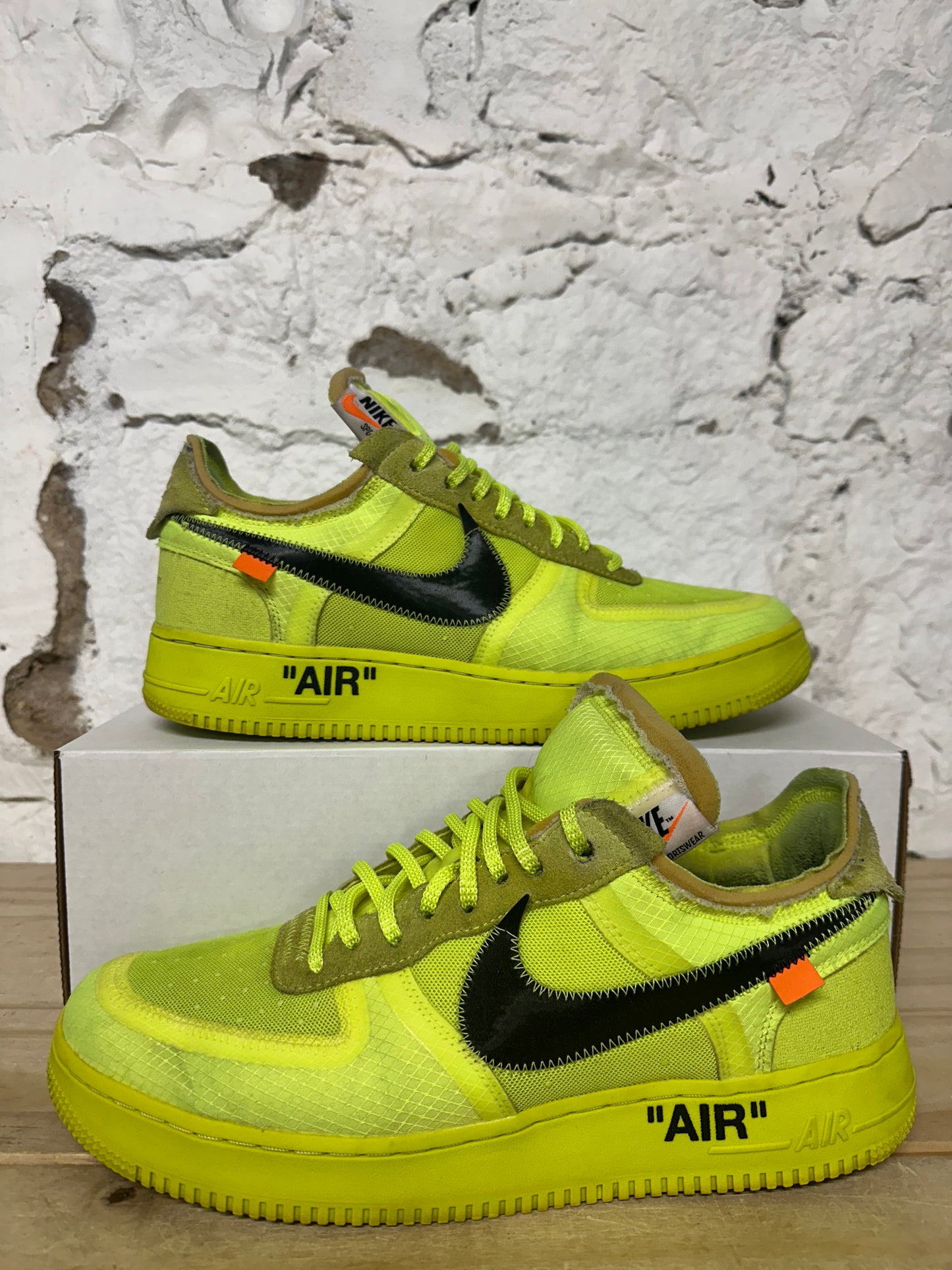 Nike Air Force 1 Low Off-White Volt Sz 11