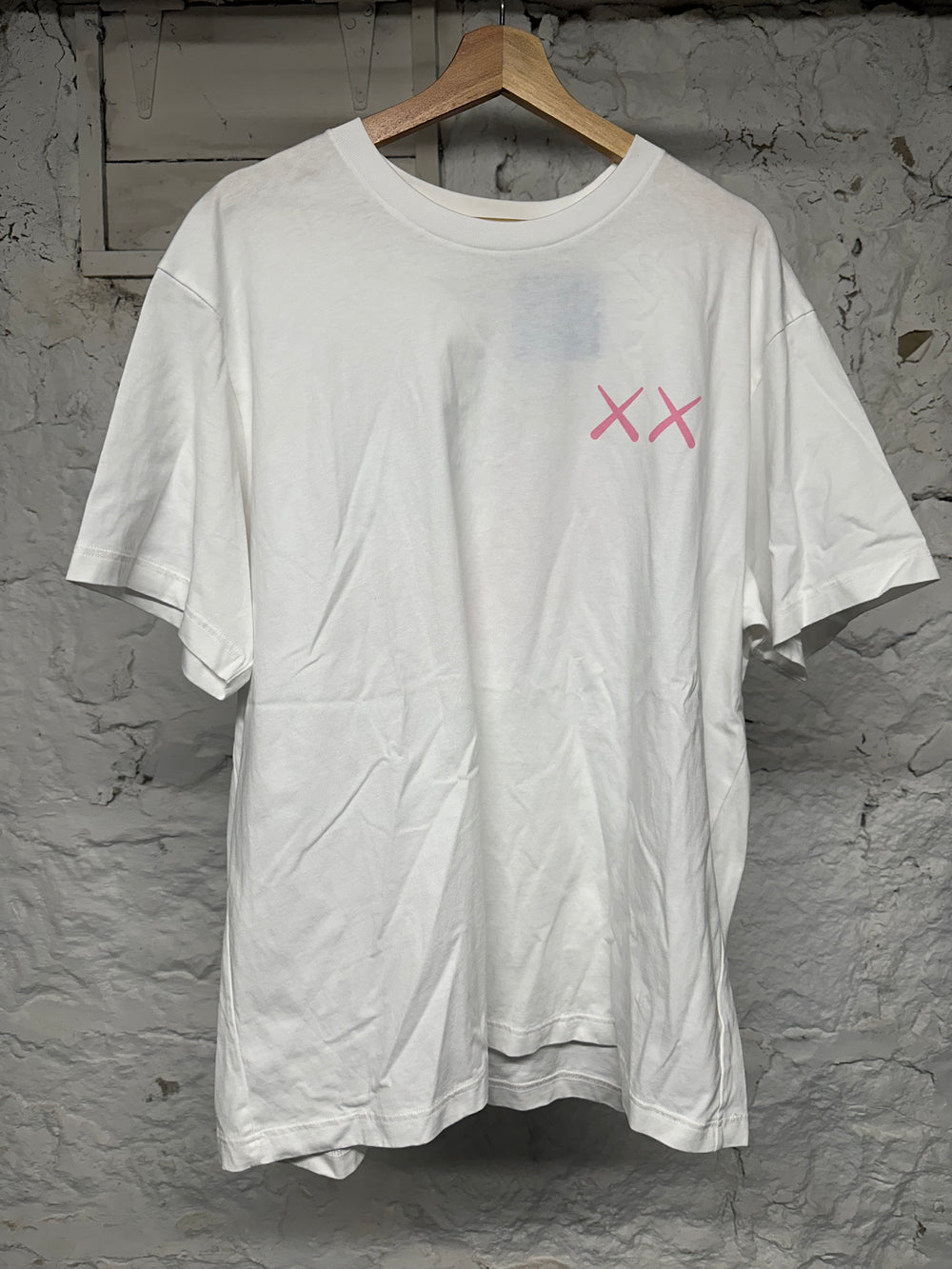 Kaws Uniqlo Pink Figure T-shirt White Sz 2XL DS