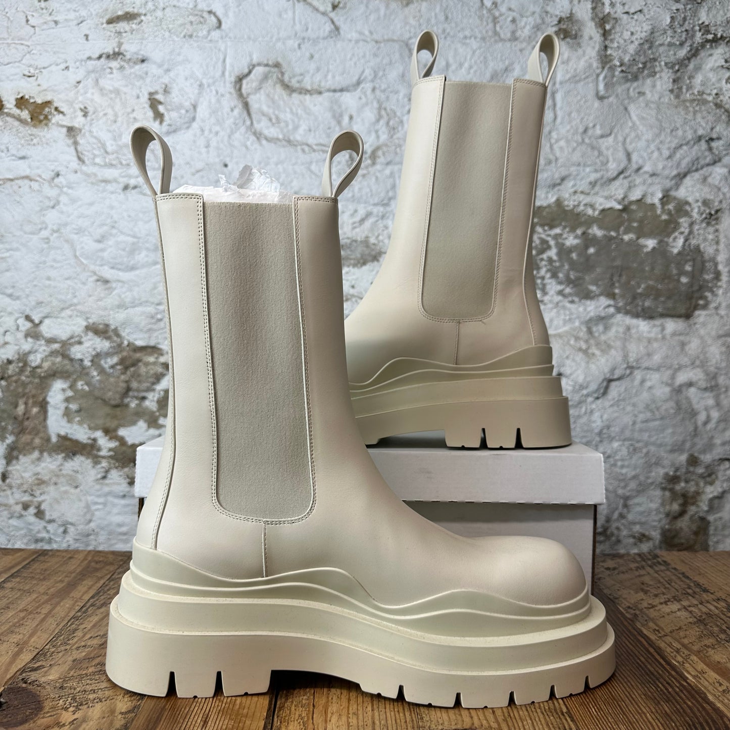 Bottega Veneta Beige Leather Tire Chelsea Boot Sz 10 (43) DS