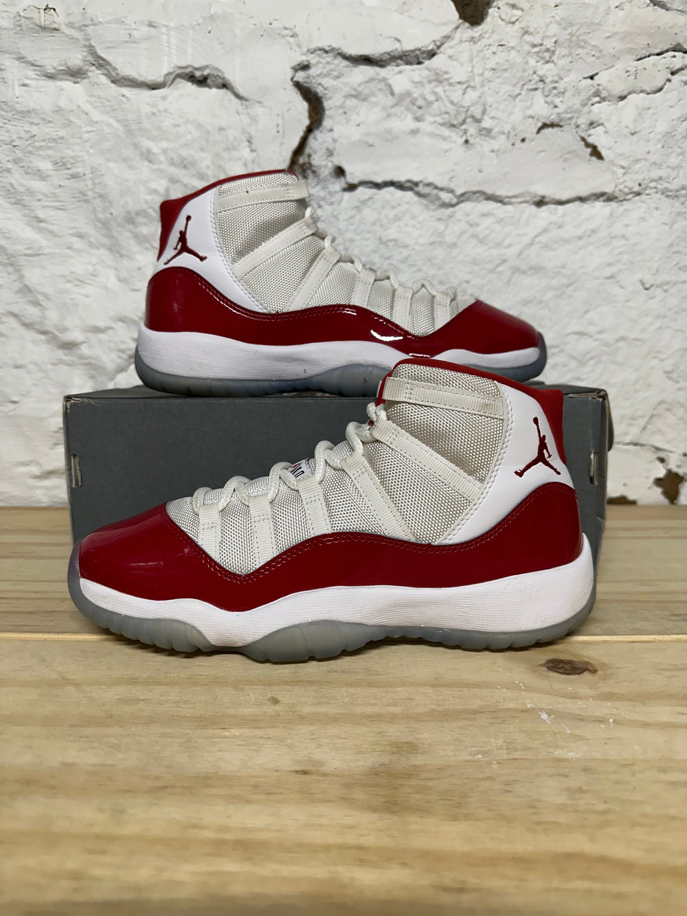 Air Jordan 11 High Cherry Sz 6.5Y