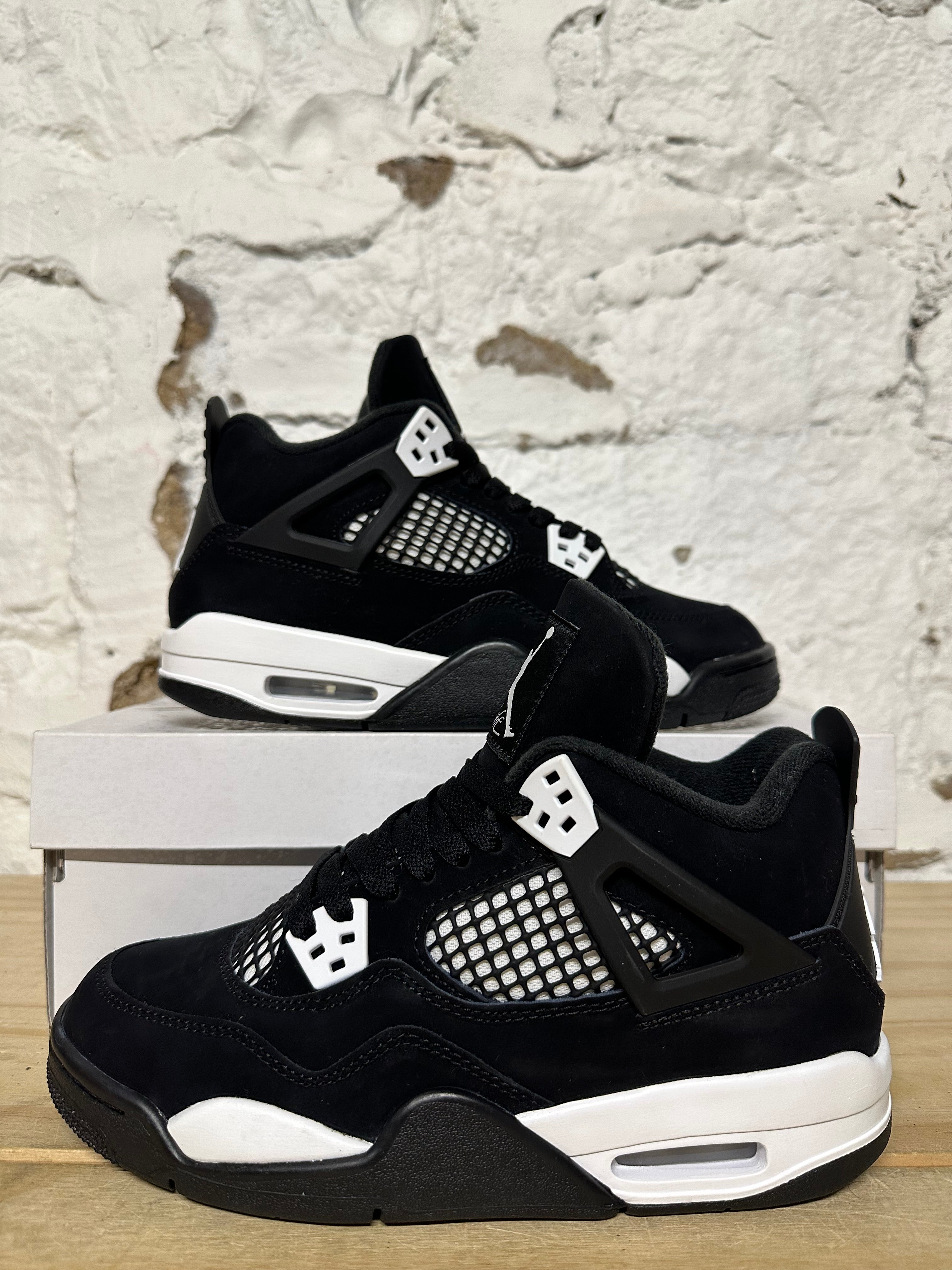 Air Jordan 4 White Thunder Sz 5.5Y