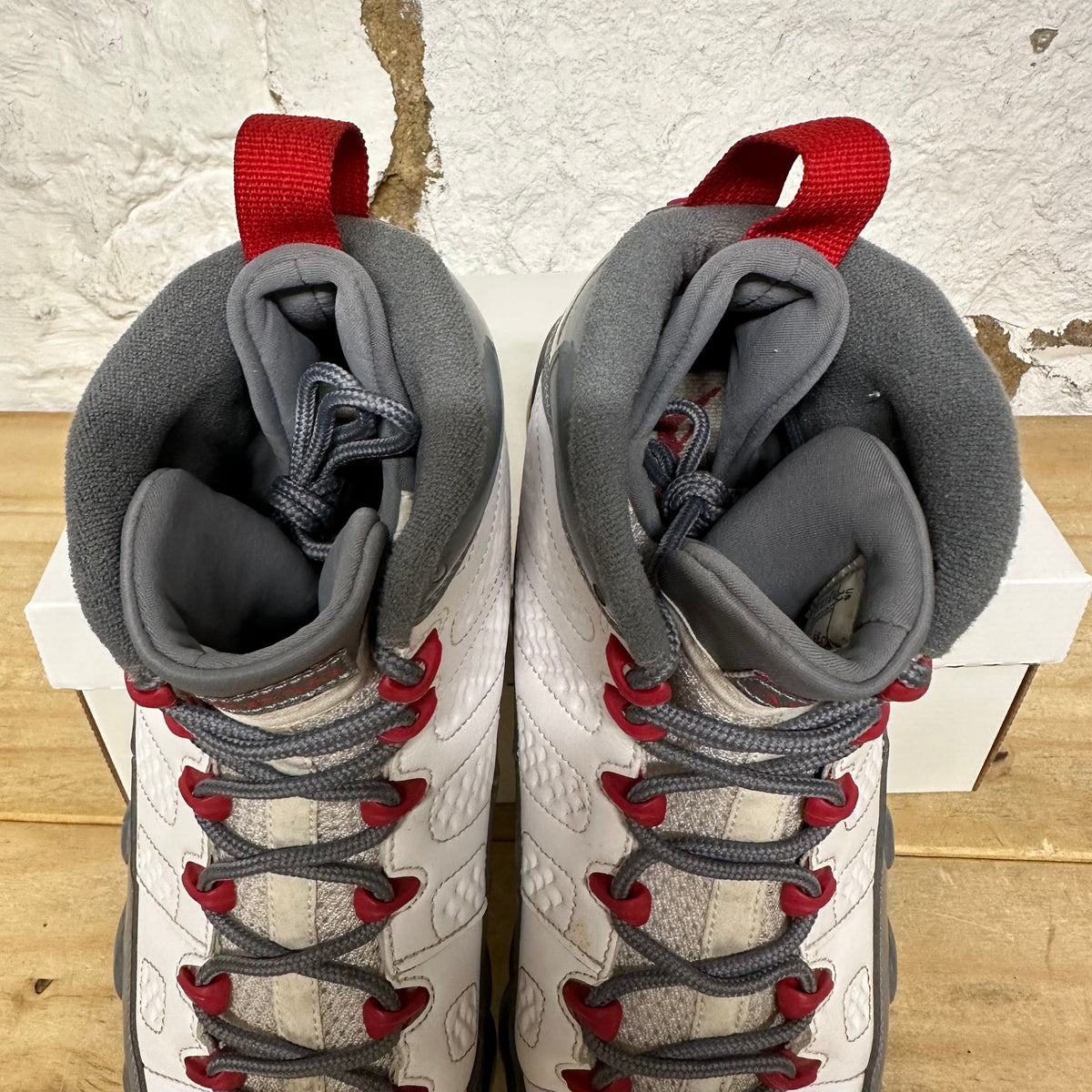 Air Jordan 9 Fire Red Sz 11