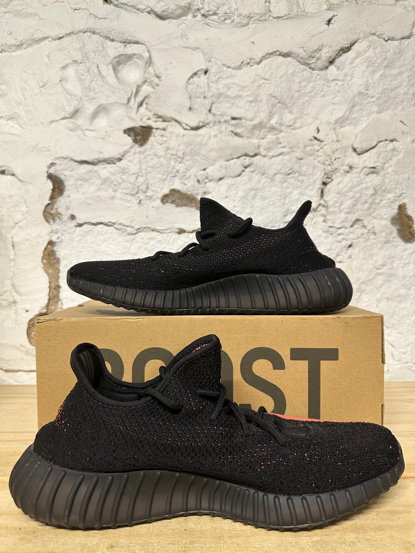 Yeezy 350 V2 Core Black Red Sz 12