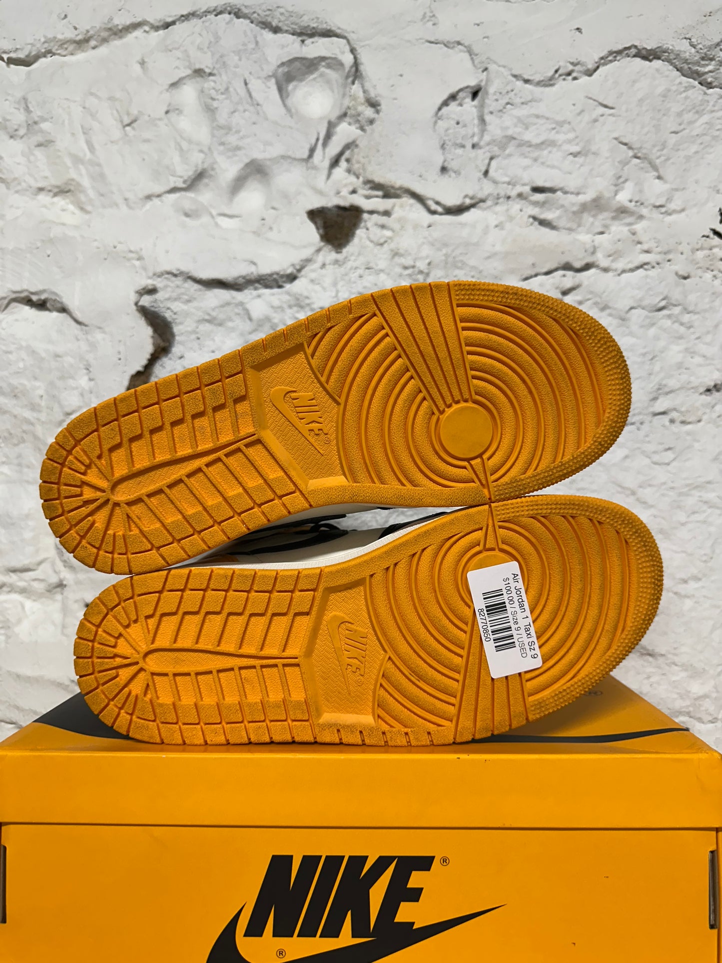 Air Jordan 1 Taxi Sz 9