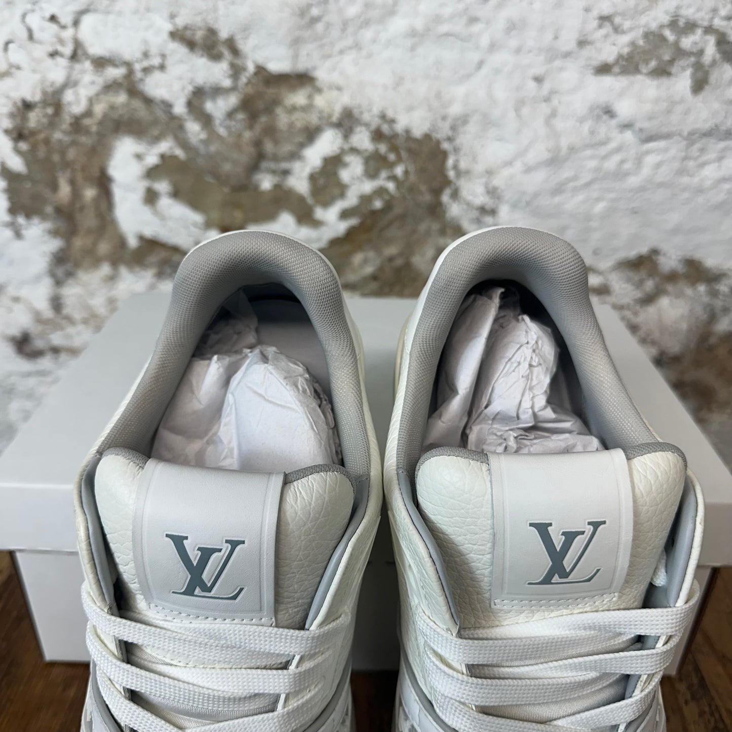 Louis Vuitton White Trainer Sneaker Sz 8.5 (7LV) No Box