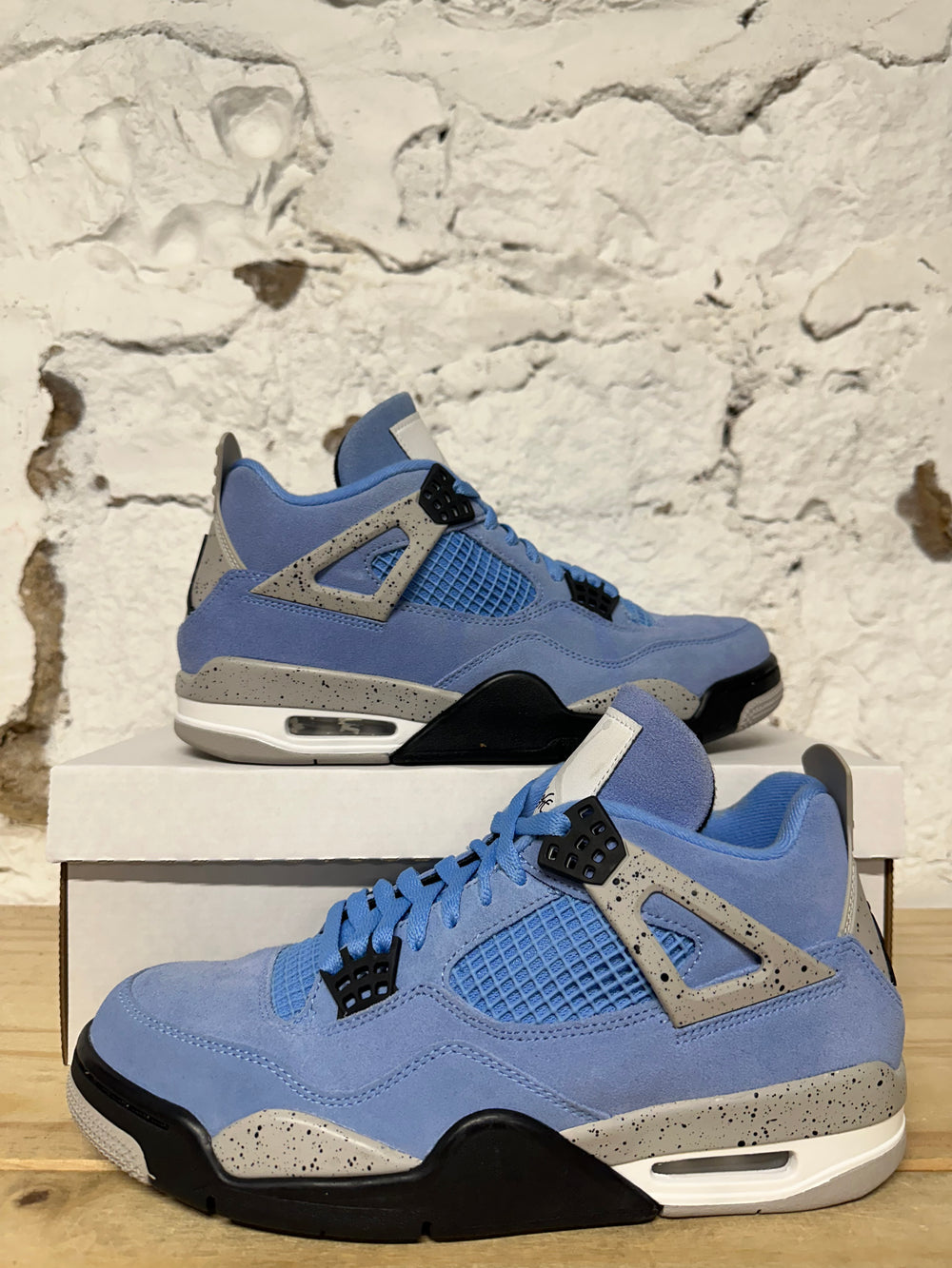 Air Jordan 4 University Blue Sz 9