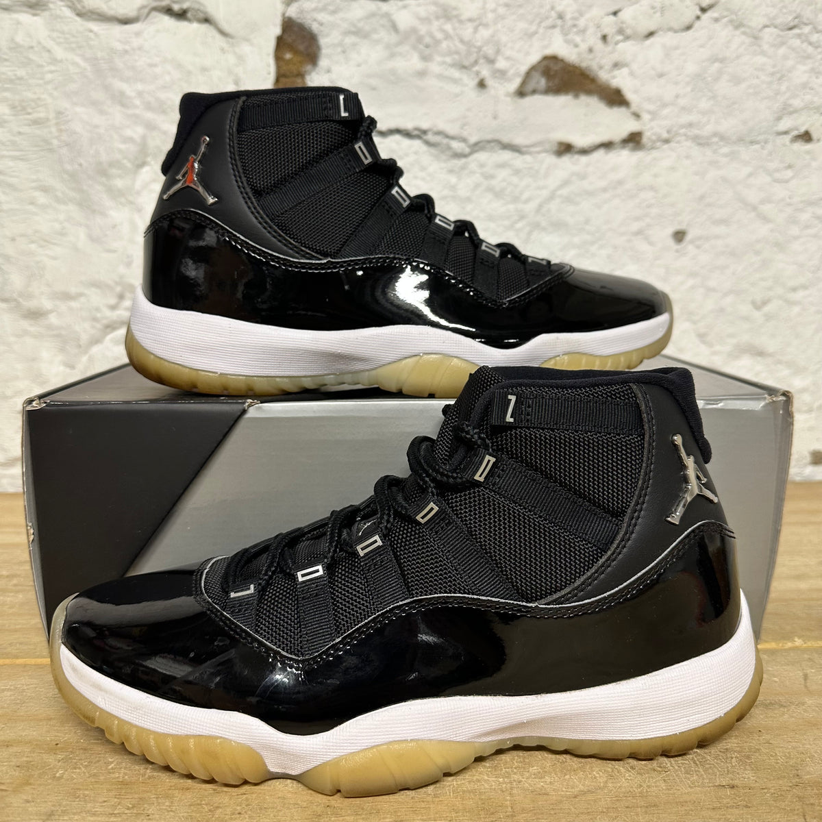 Air Jordan 11 High Jubilee Sz 8
