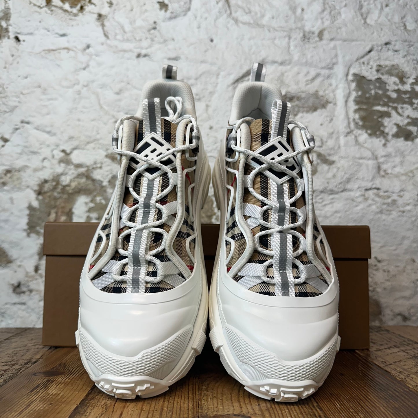 Burberry Arthur Tan Plaid White Sneaker Sz 12 (45) DS