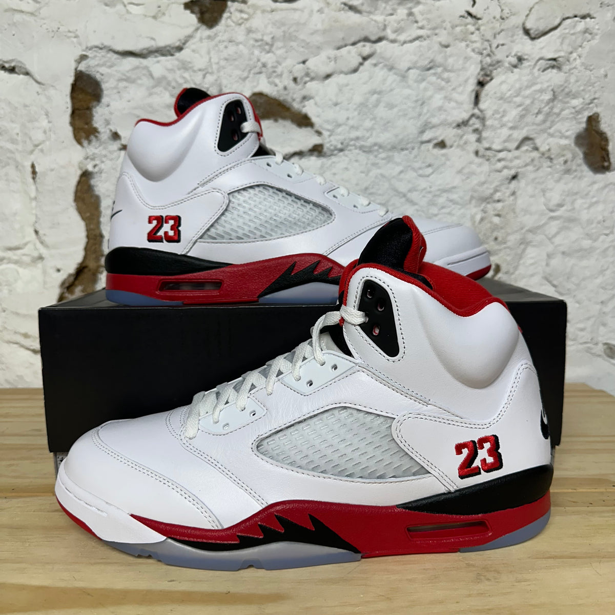 Air Jordan 5 Fire Red Black Tongue (2025) Sz 13 DS
