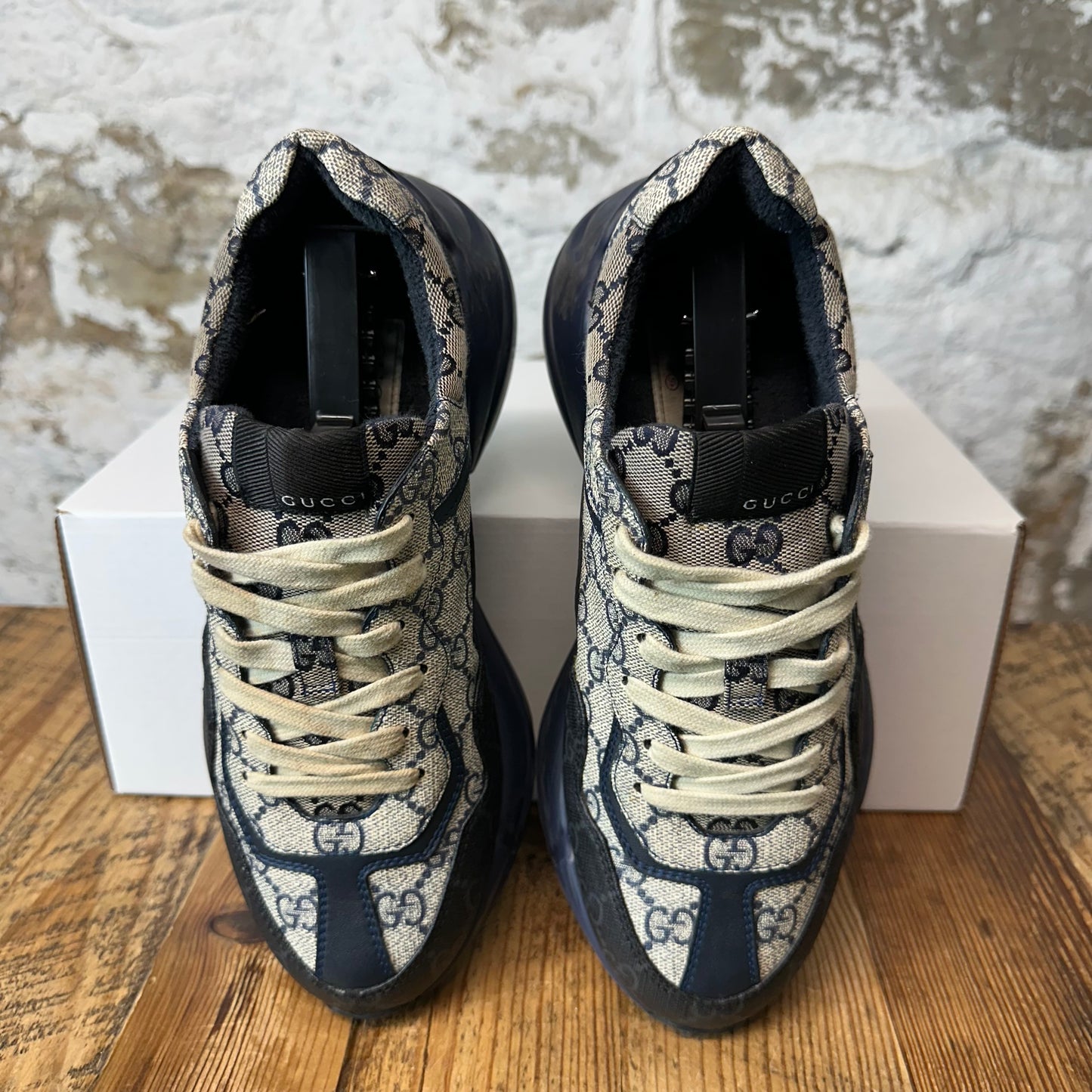 Gucci Rhtyon Beige GG Monogram Navy Sneaker Sz 5.5