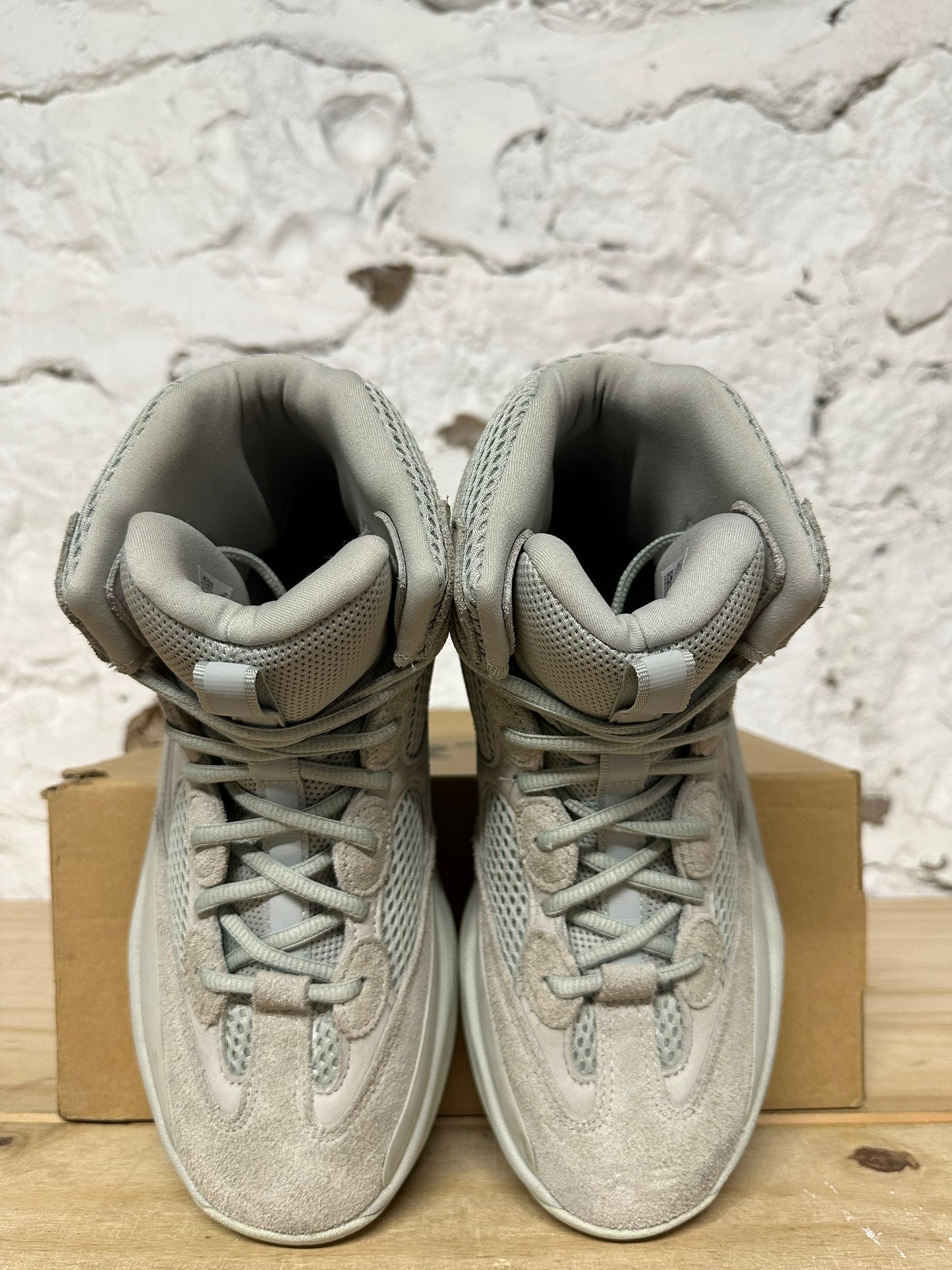 Yeezy DSRT Boot Salt Sz 8.5