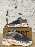 Yeezy 700 Magnet Sz 4