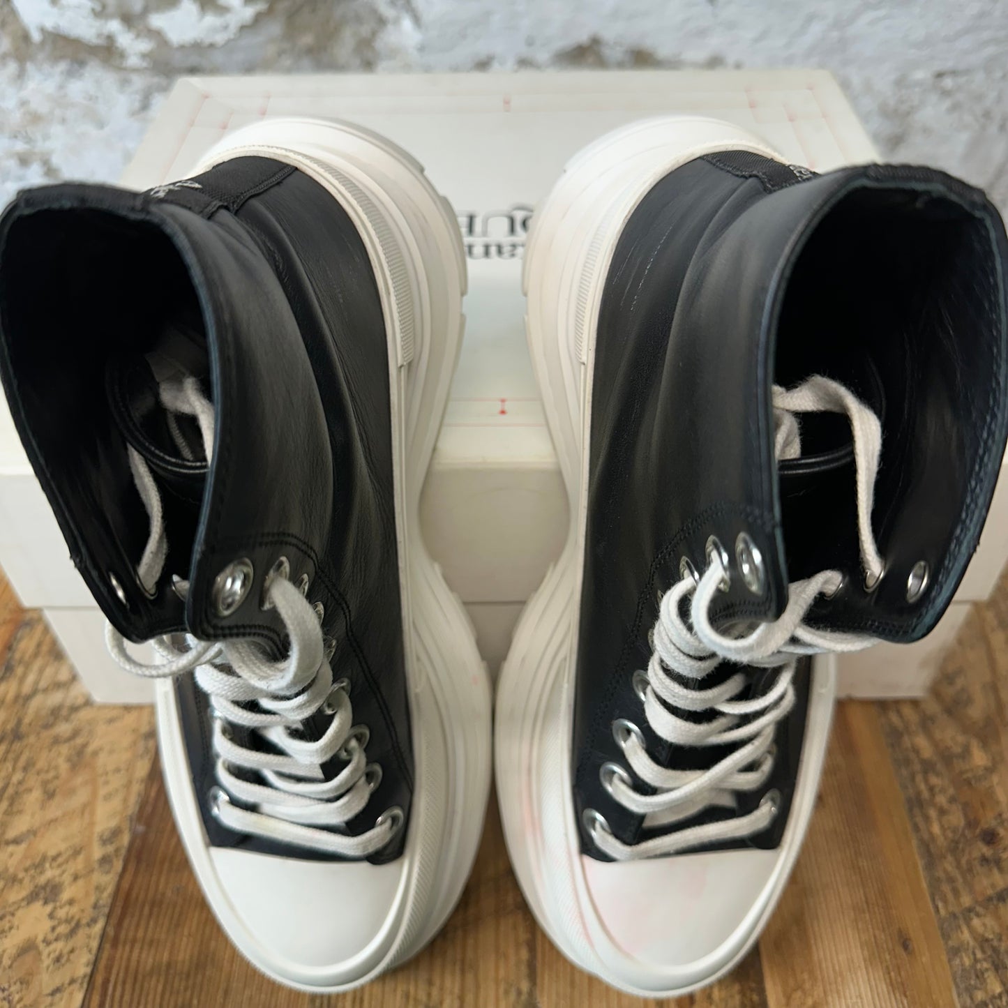Alexander McQueen High Black Leather White Tread Boot Sz 7.5 (40.5)