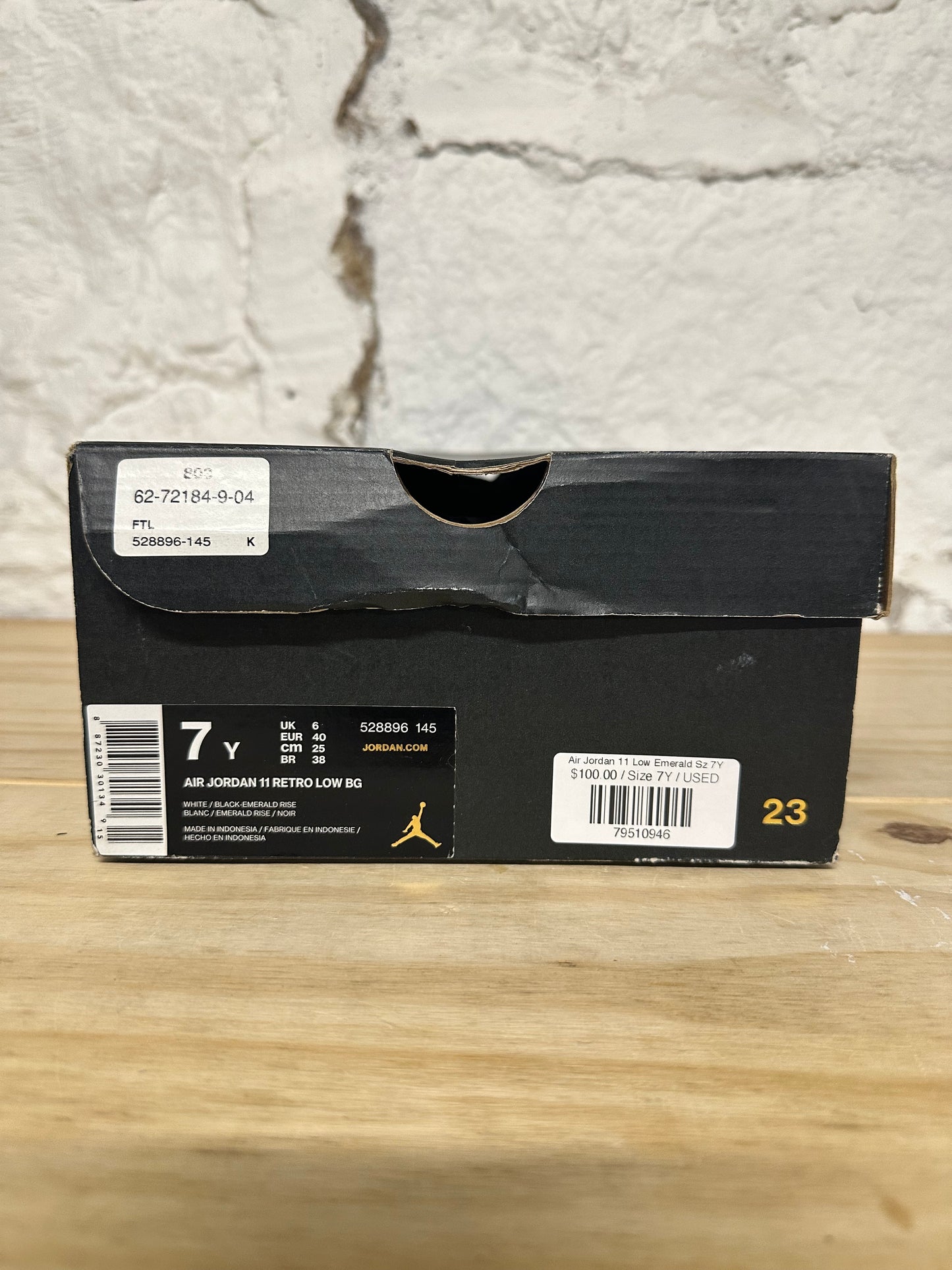 Air Jordan 11 Low Emerald Sz 7Y