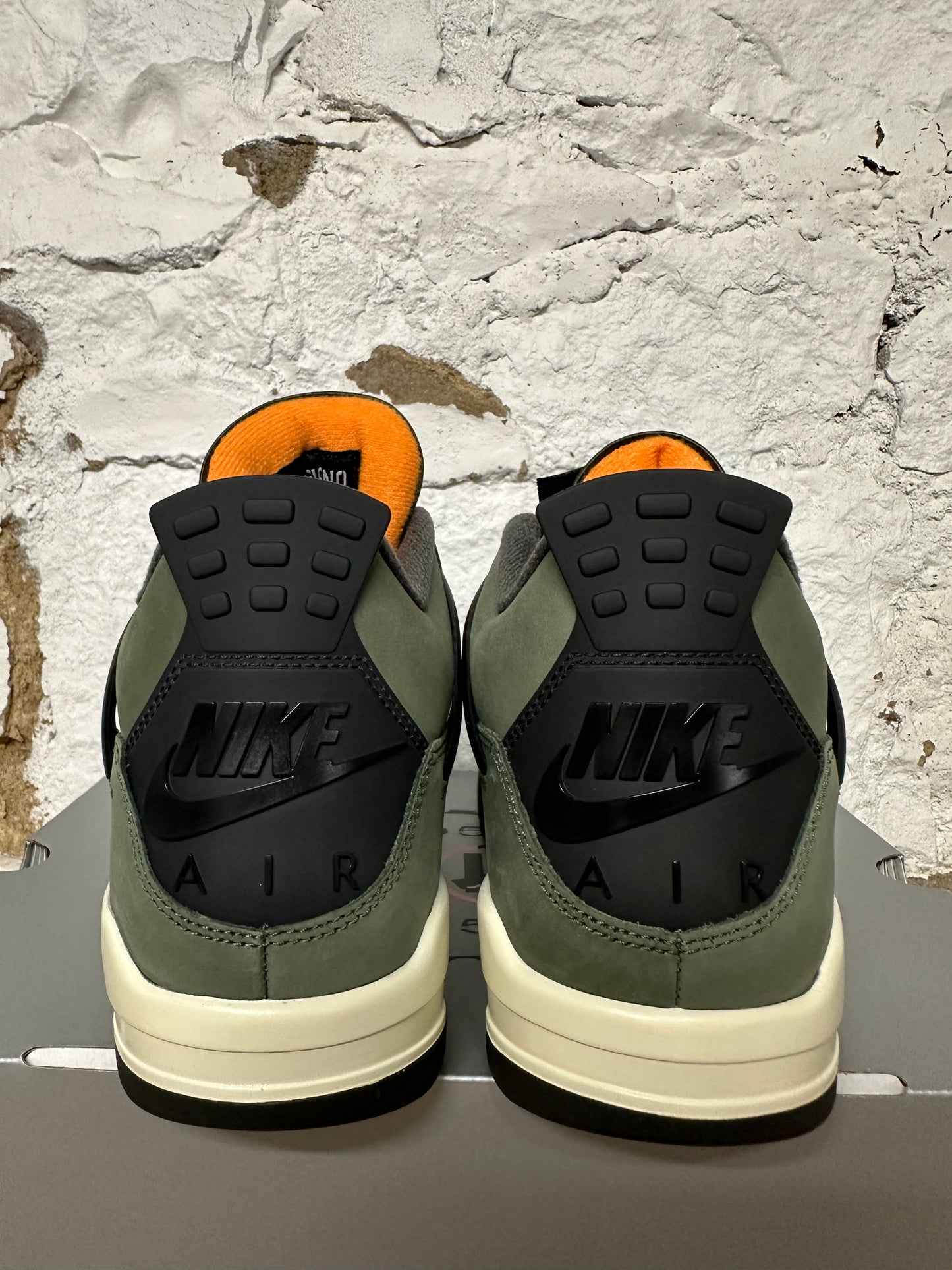 Air Jordan 4 Undefeated Sz 11 DS