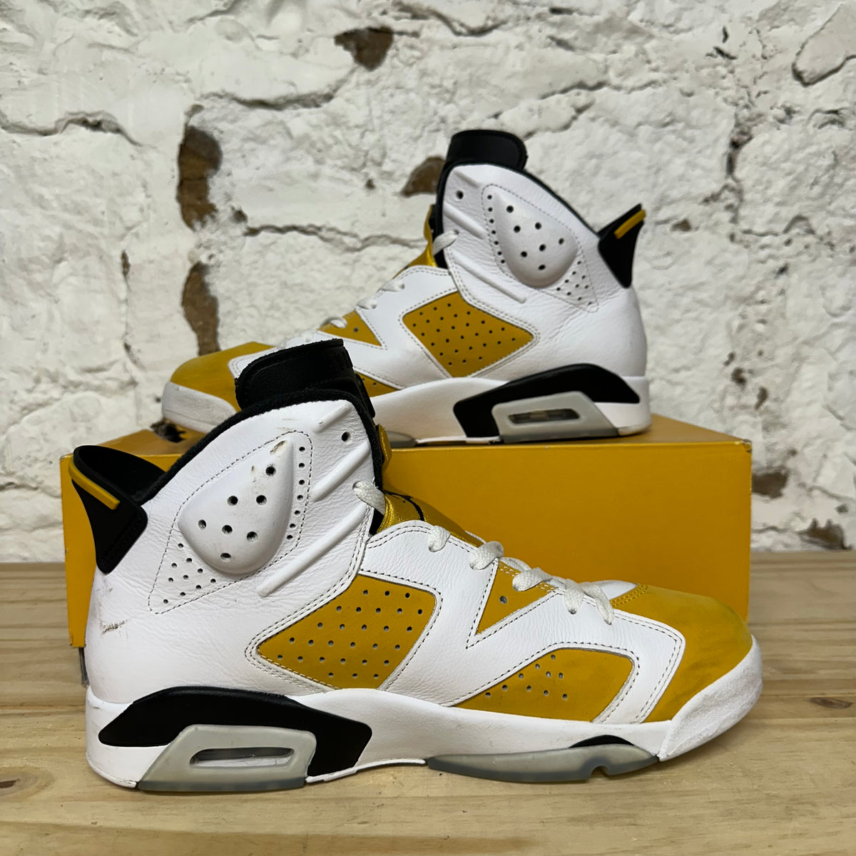 Air Jordan 6 Yellow Ochre Sz 11.5