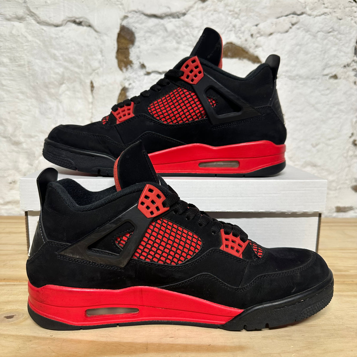 Air Jordan 4 Red Thunder Sz 11