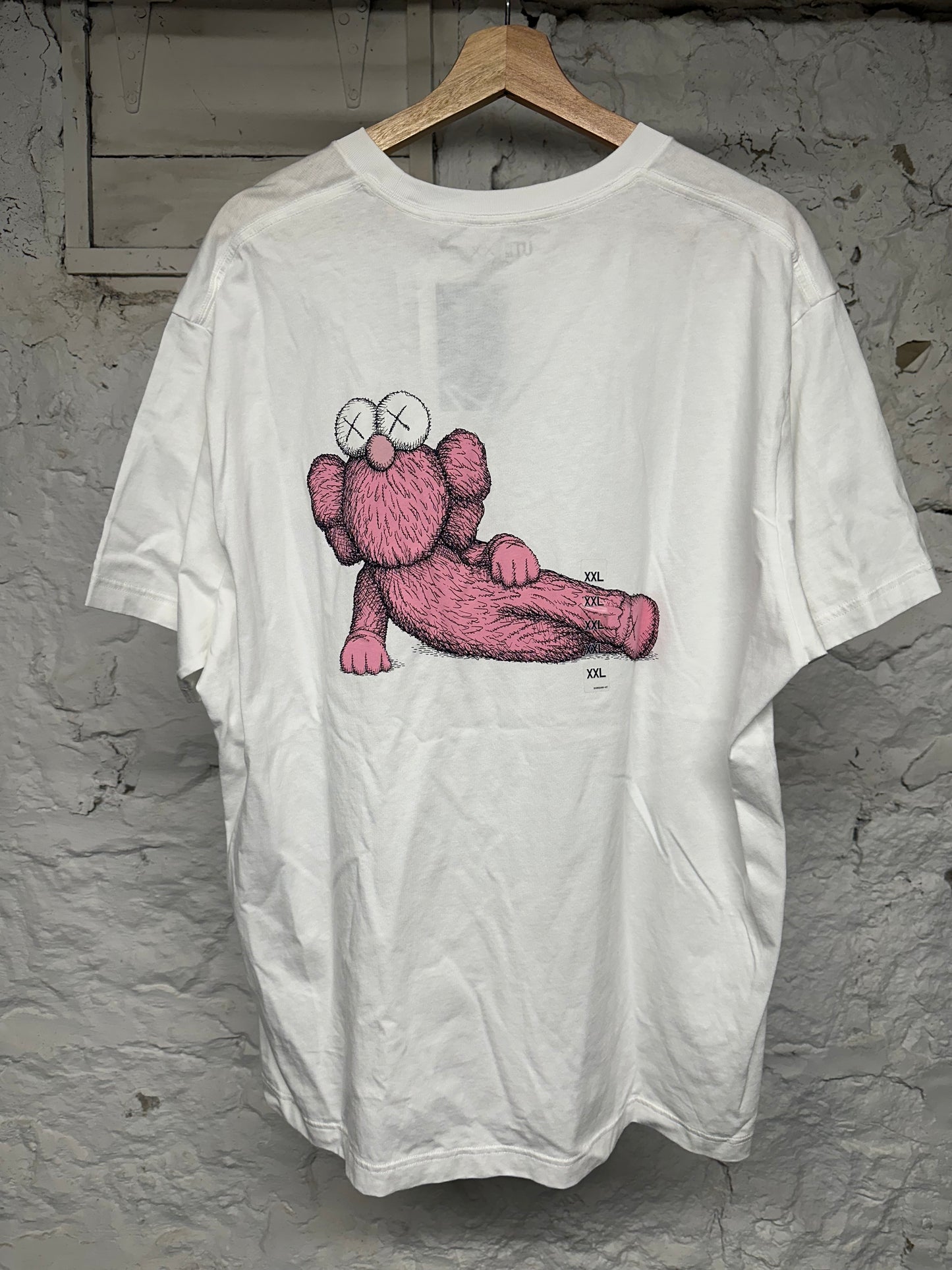 Kaws Uniqlo Pink Figure T-shirt White Sz 2XL DS