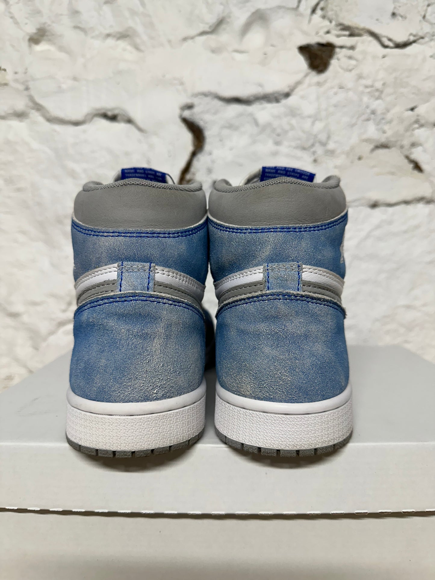 Air Jordan 1 Hyper Royal Sz 8
