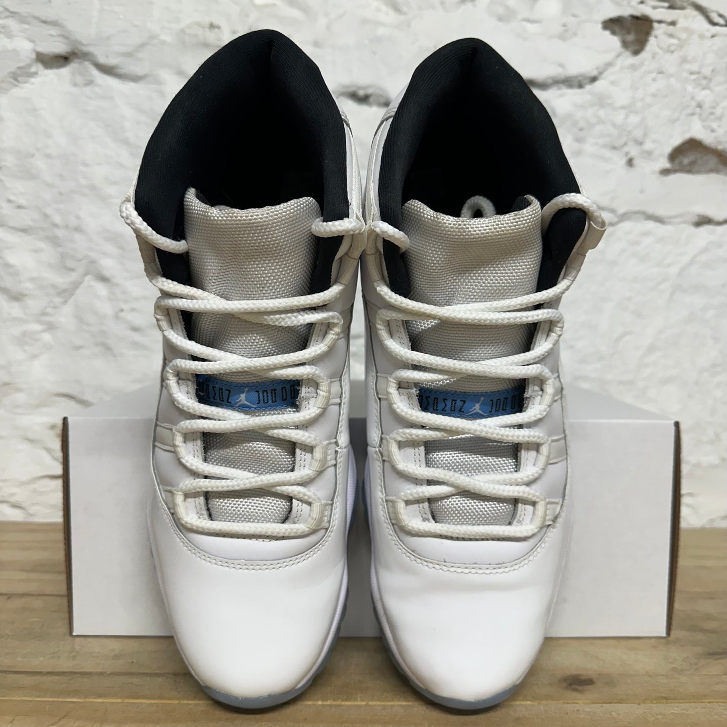 Air Jordan 11 High Legend Blue Sz 9.5
