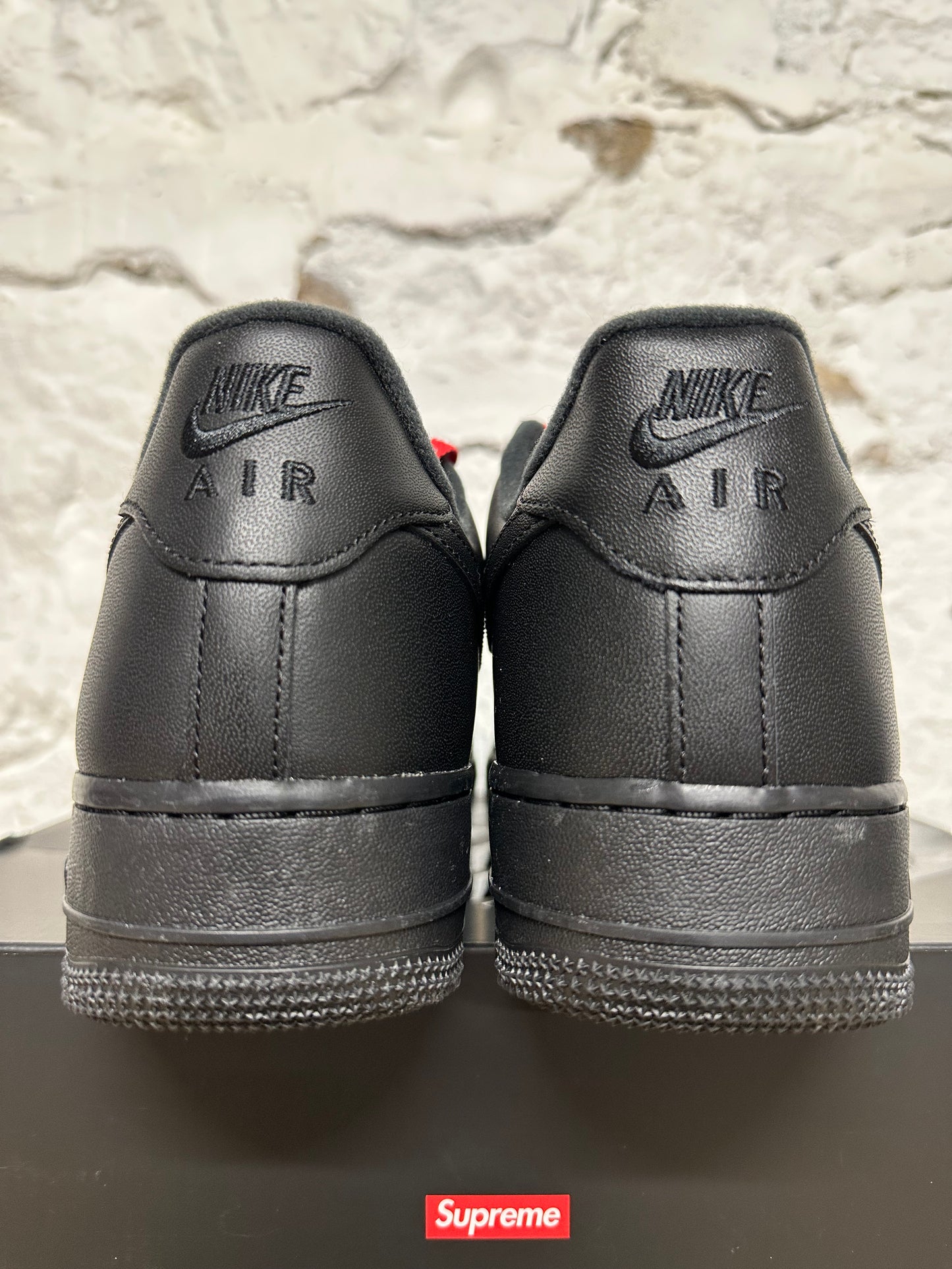 Nike Air Force 1 Low Supreme Black Sz 11 DS