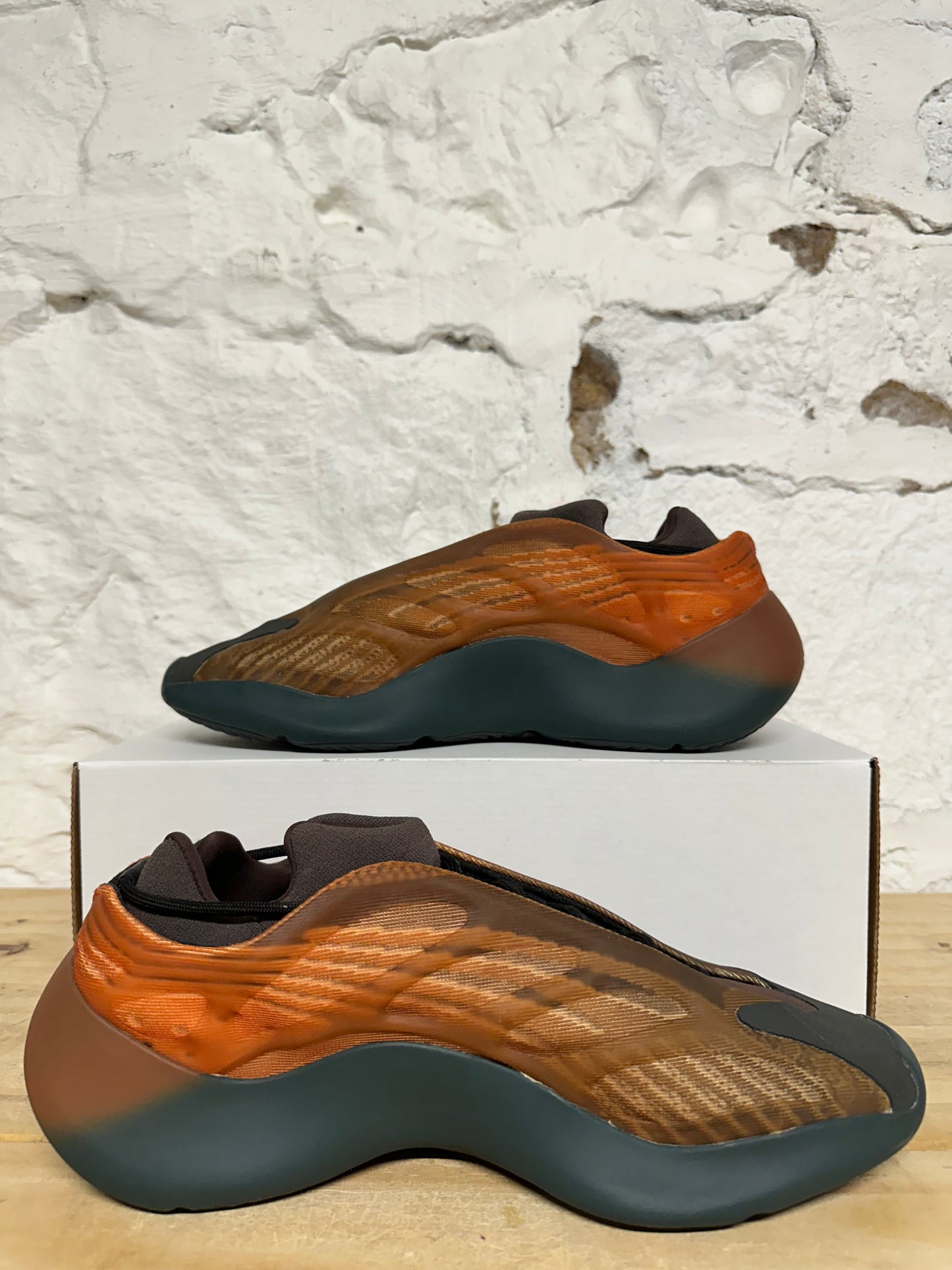 Yeezy 700 Copper Fade Sz 11.5