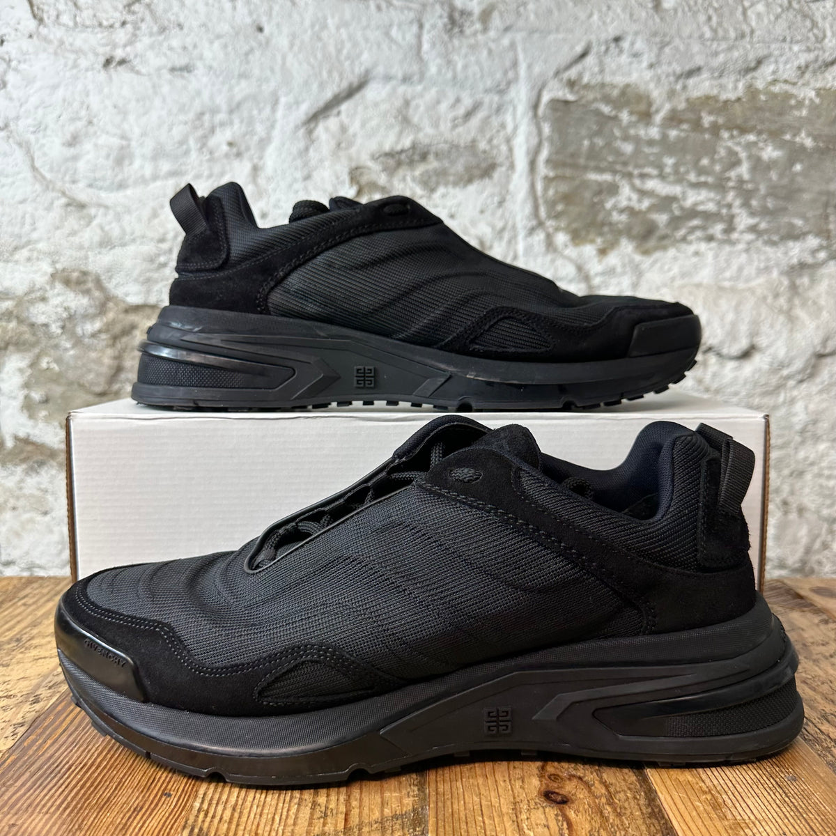Givenchy GIV1 Triple Black Mesh Runner Sneaker Sz 11 (44)