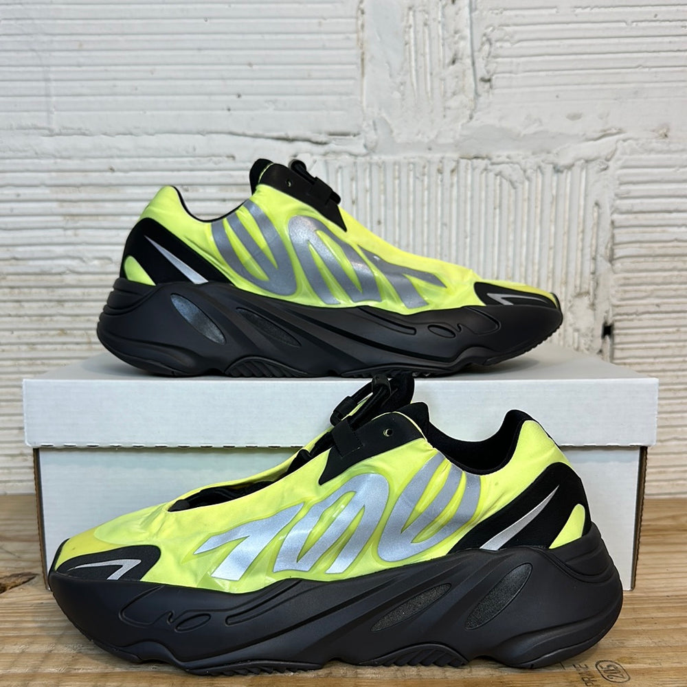 Yeezy 700 MNVN Phosphor Sz 8.5