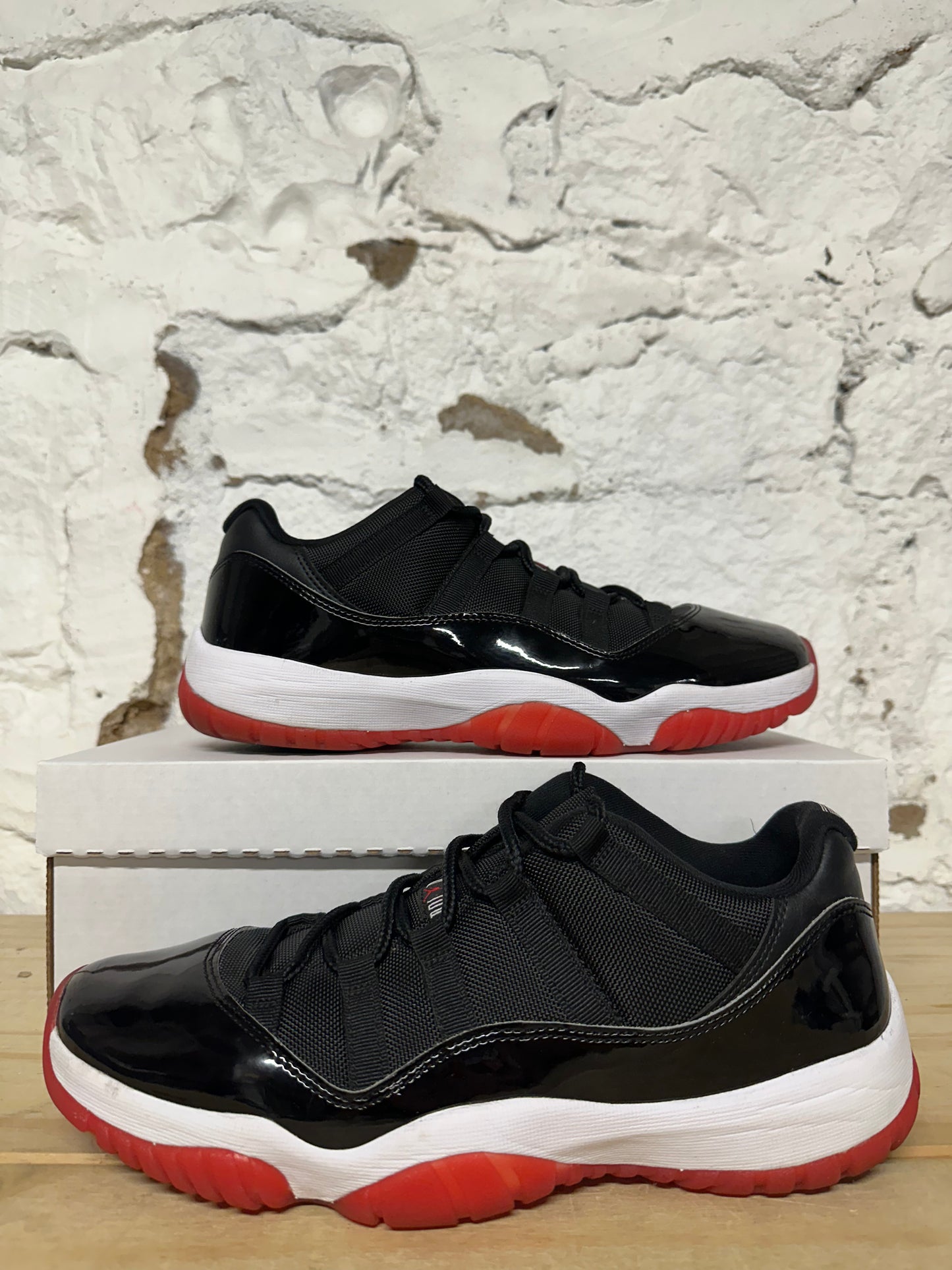 Air Jordan 11 Low Bred Sz 10.5
