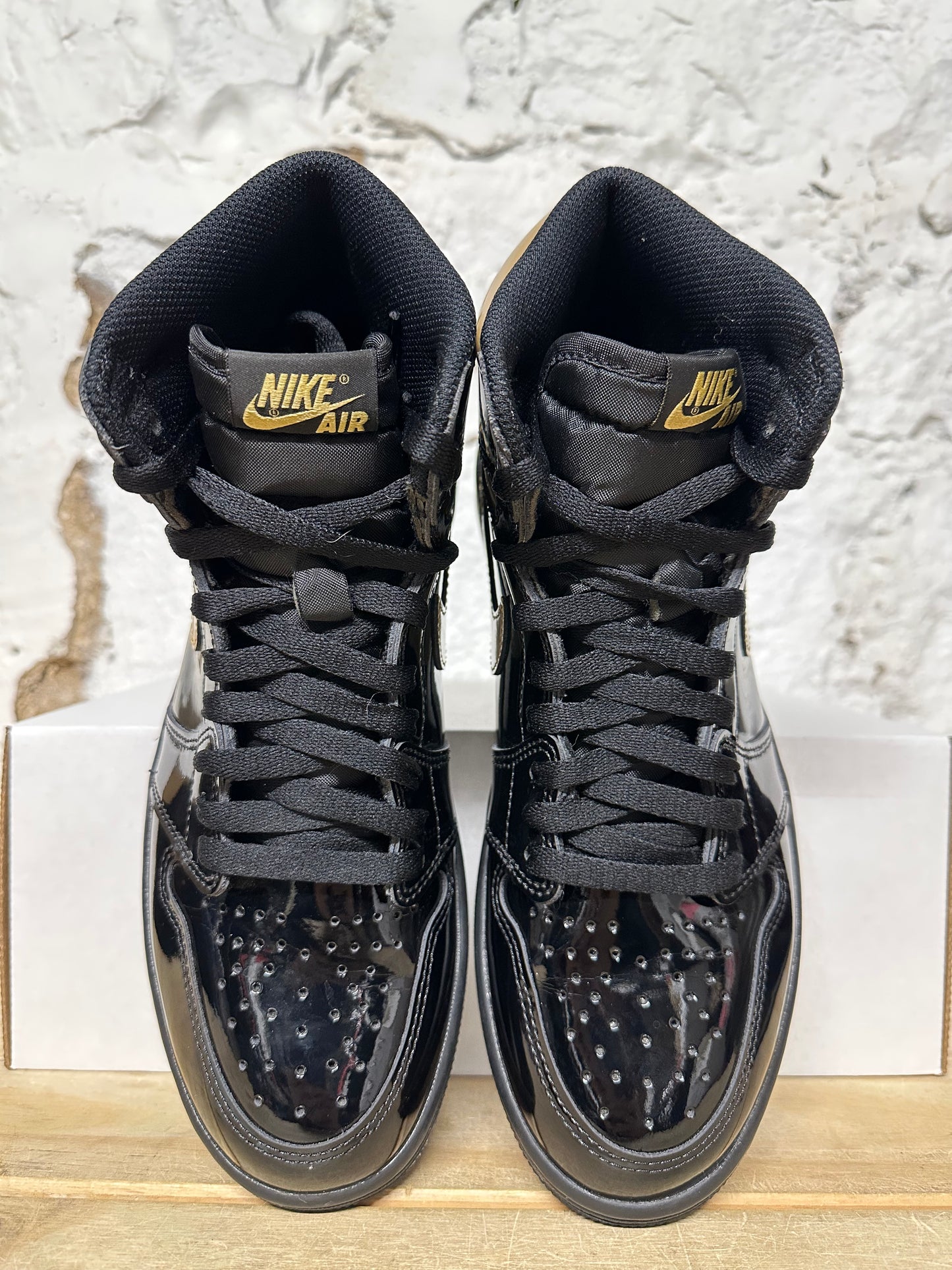 Air Jordan 1 Black Metallic Gold Sz 9
