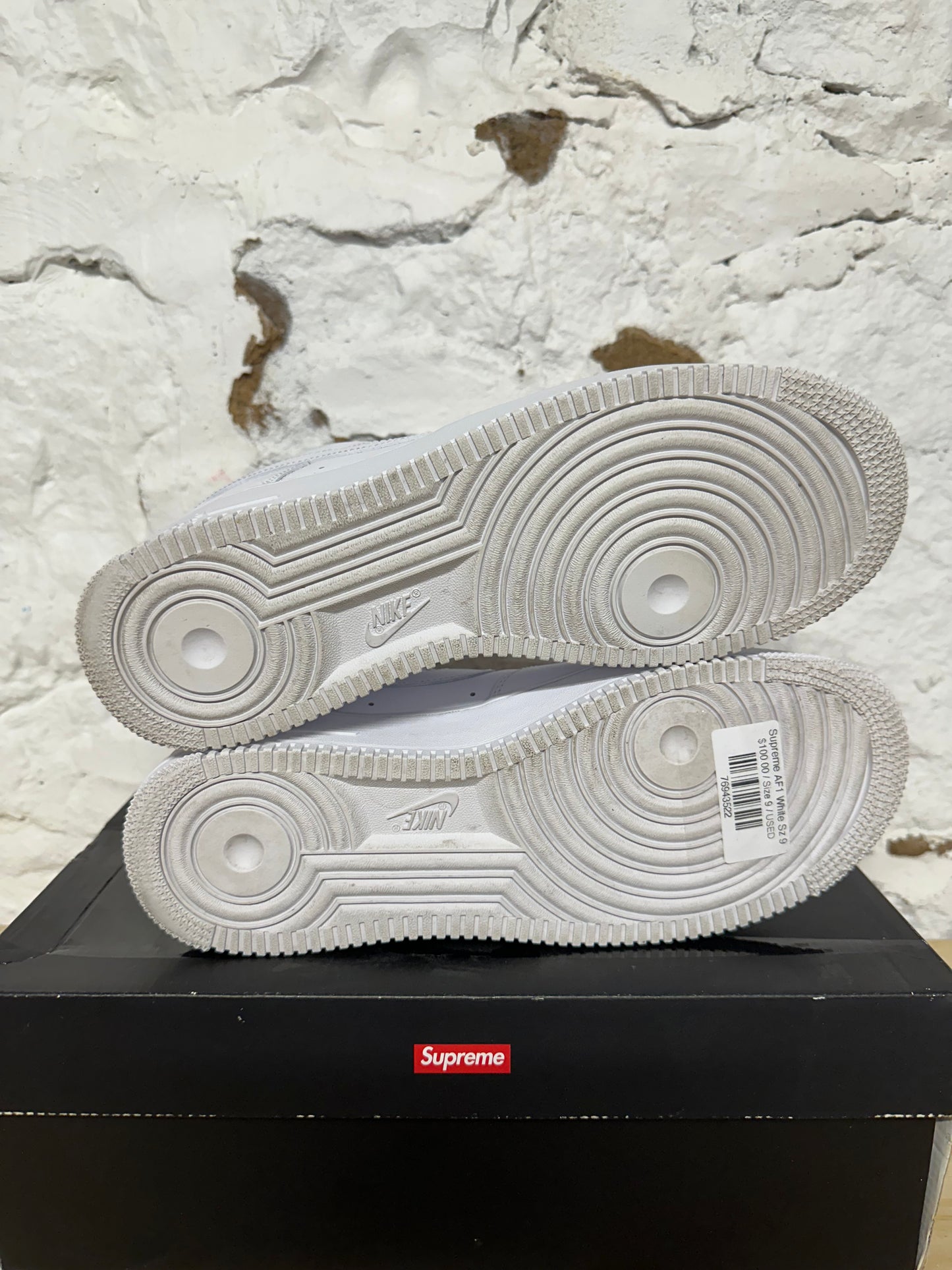 Nike Air Force 1 Low Supreme White Sz 9