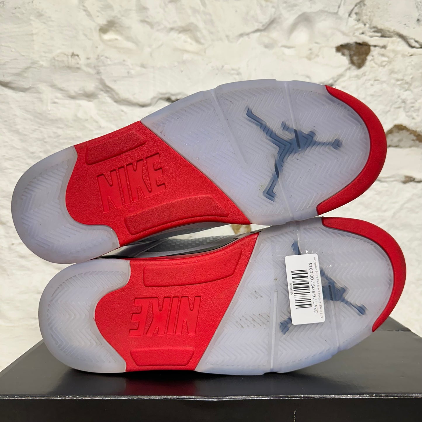 Air Jordan 5 Fire Red Black Tongue (2025) Sz 9