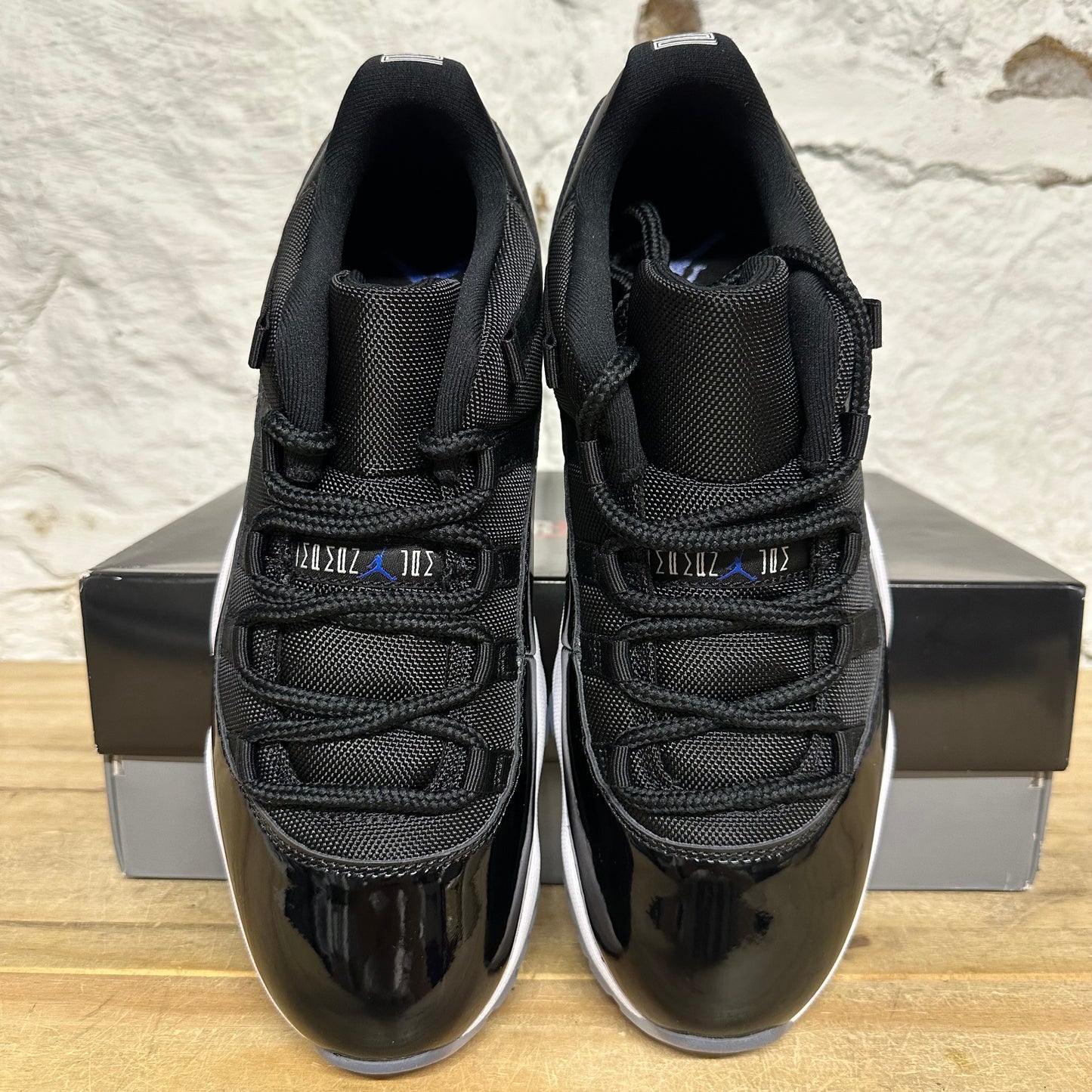Air Jordan 11 Low Space Jam Sz 9 DS