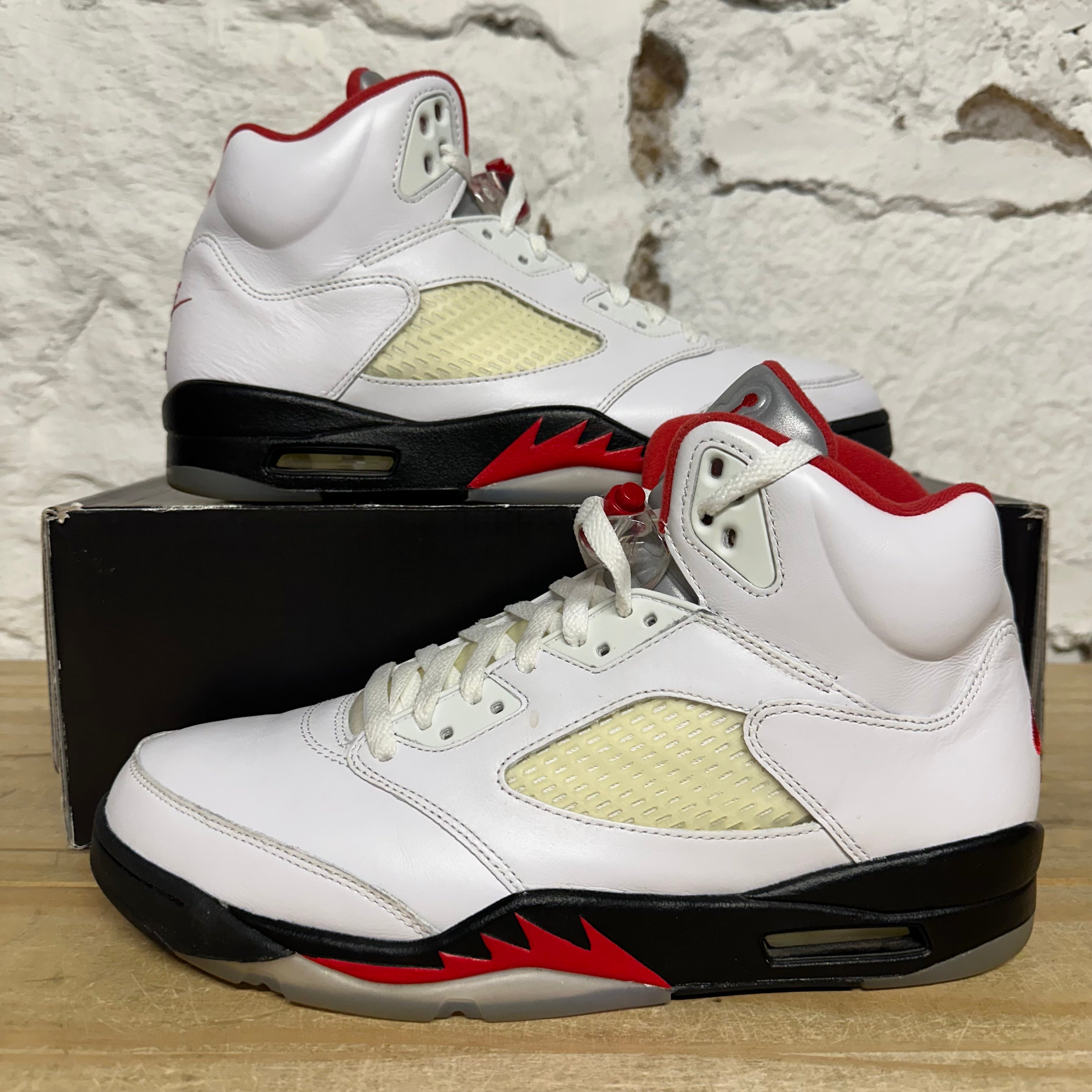 Air Jordan 5 Fire Red Silver Tongue (2020) Sz 10.5