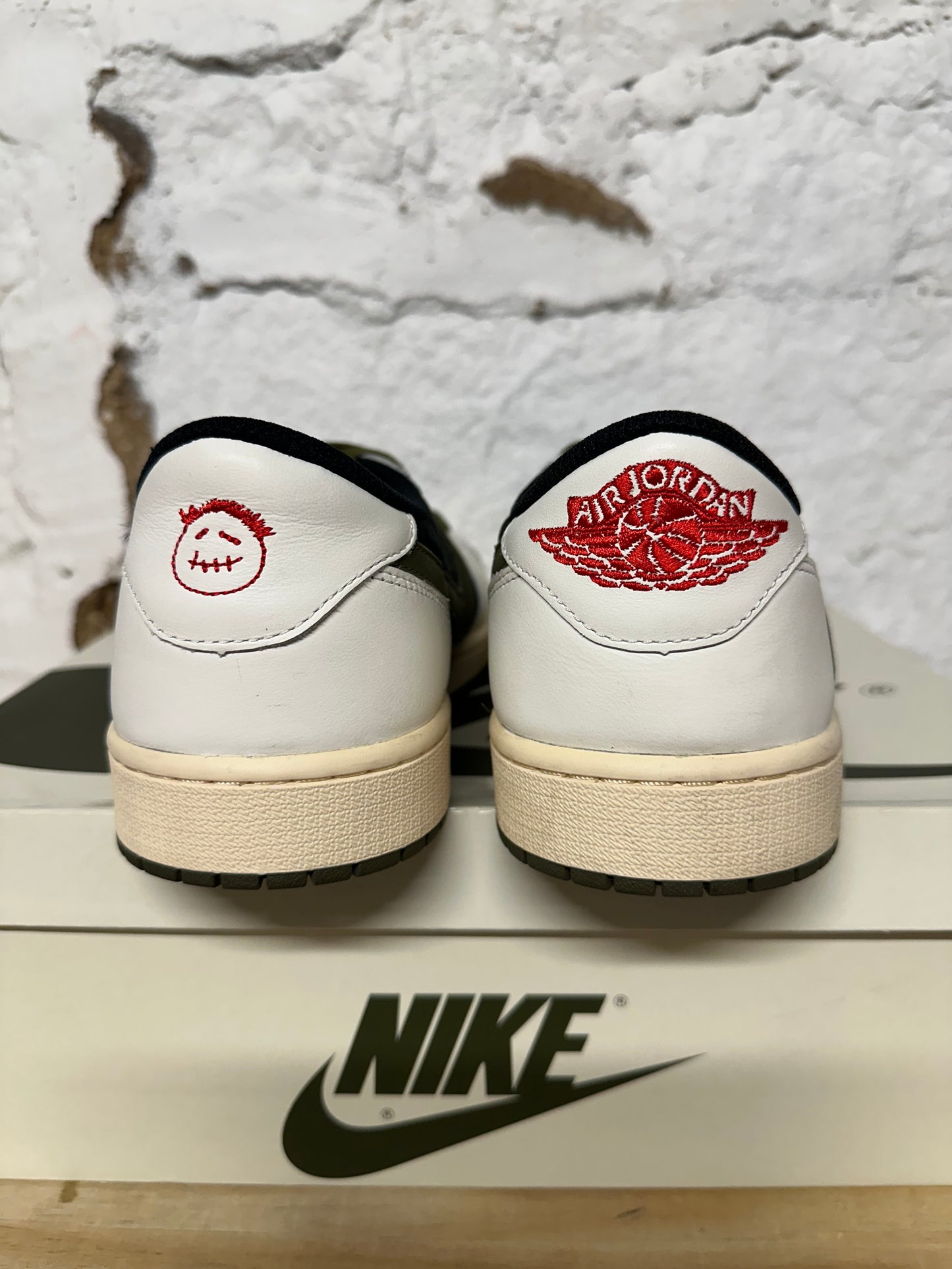 Air Jordan 1 Low Travis Scott Olive Sz 12.5 (14W)