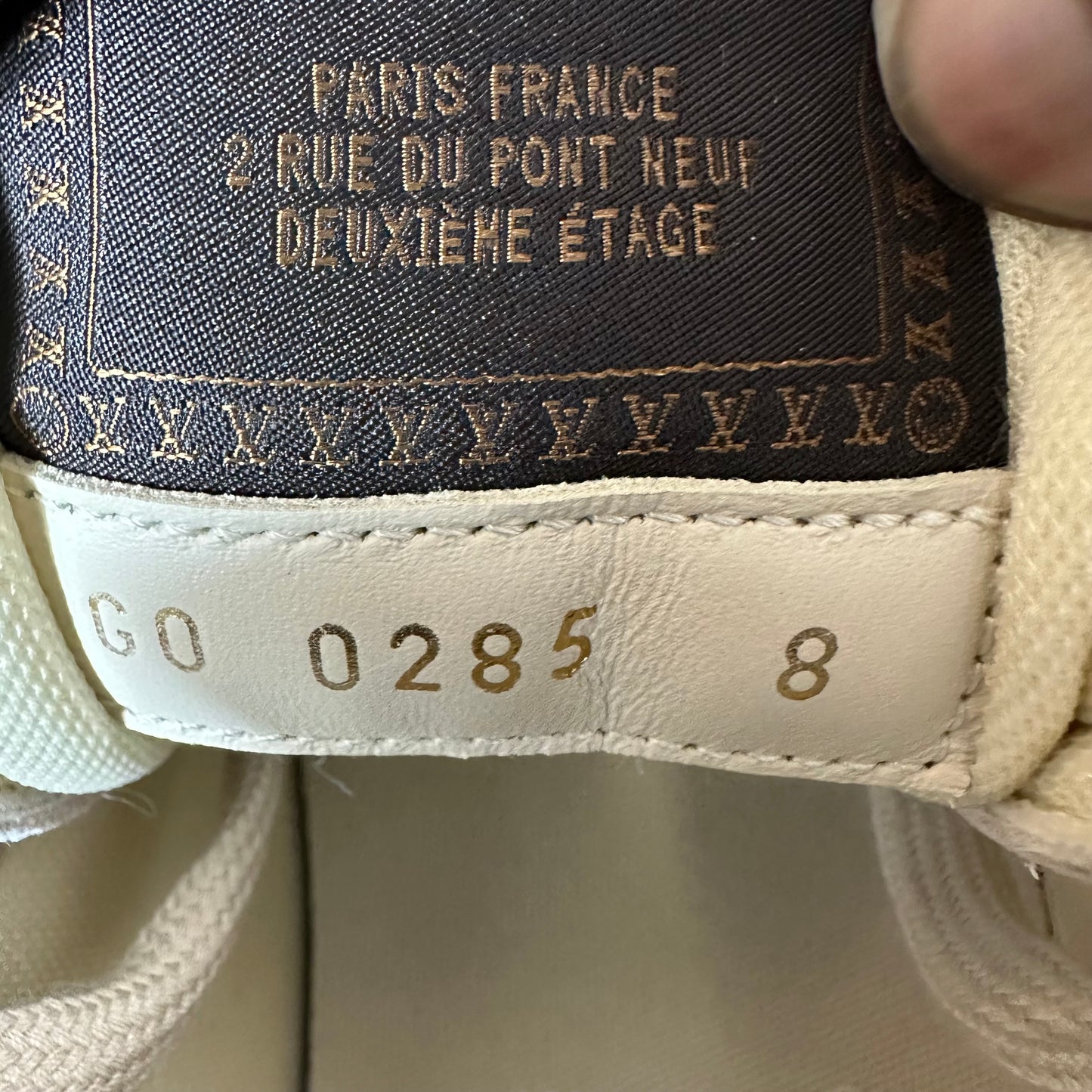 Louis Vuitton Buttersoft Beige Sneaker Sz 9.5 (8LV)