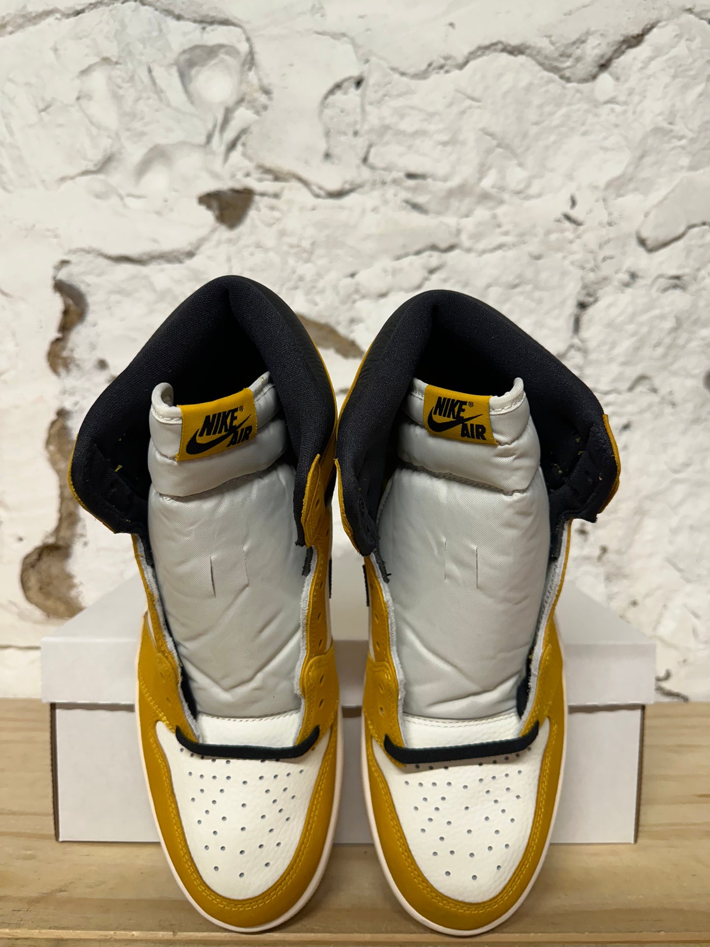 Air Jordan 1 Ochre Sz 11 DS