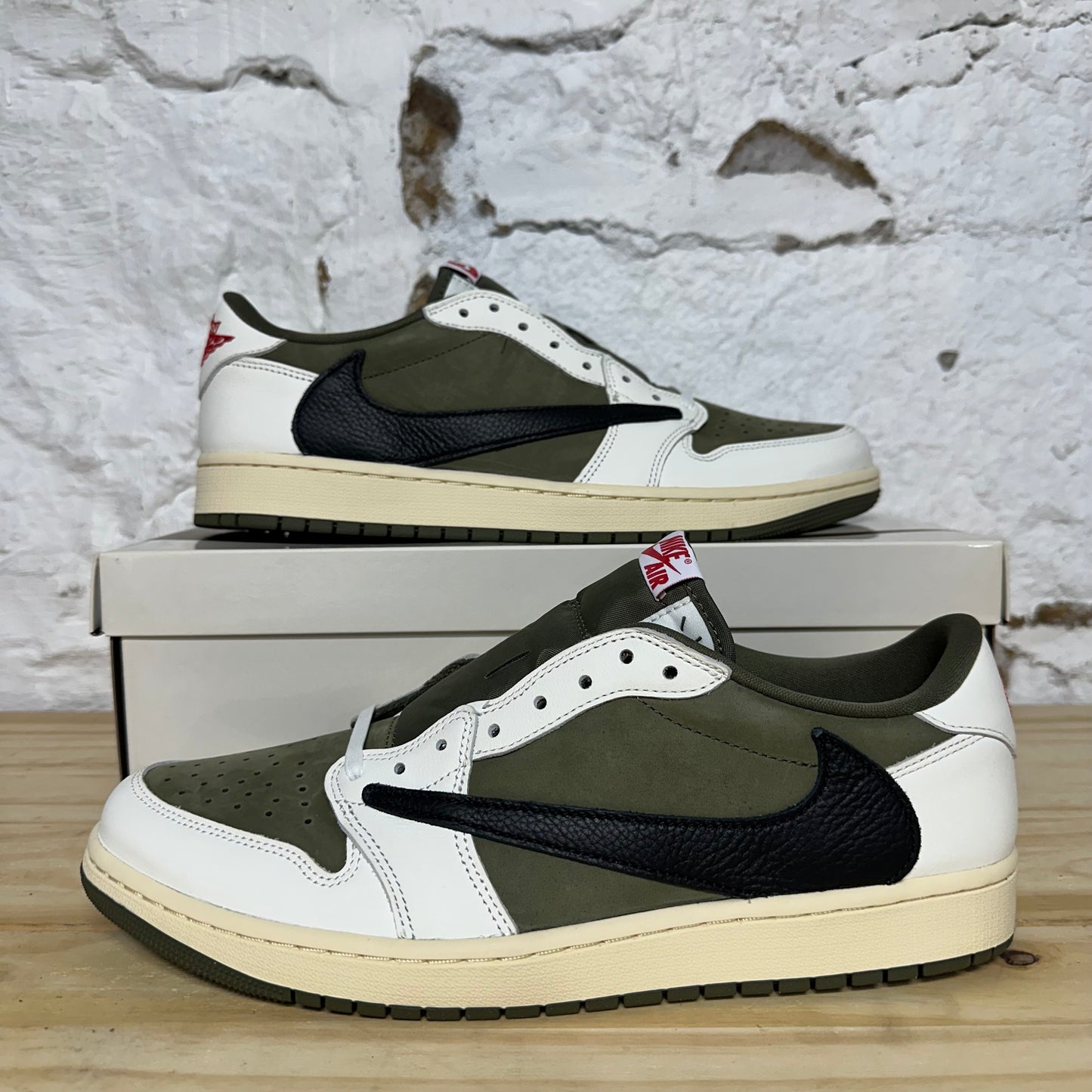 Air Jordan 1 Low Travis Scott Medium Olive Sz 12 DS