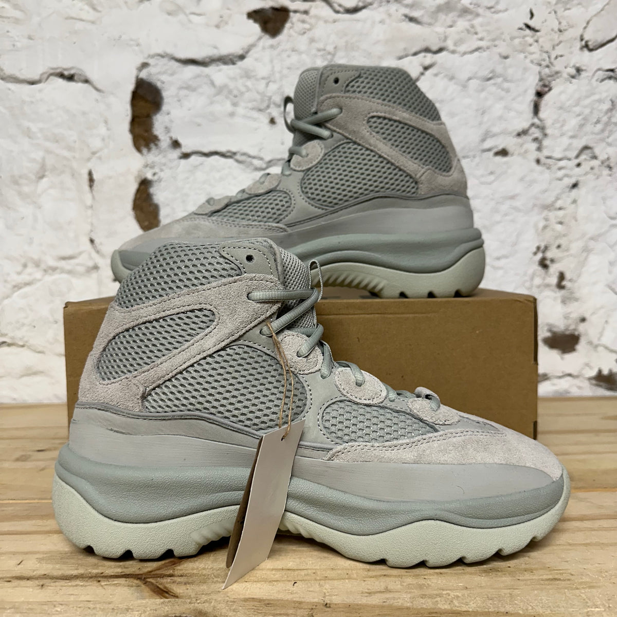 Yeezy Desert Boot Salt Sz 9 DS