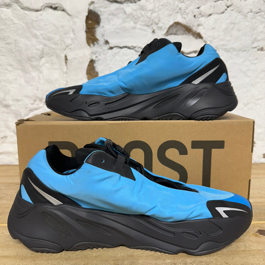 Yeezy 700 MNVN Bright Cyan Sz 12
